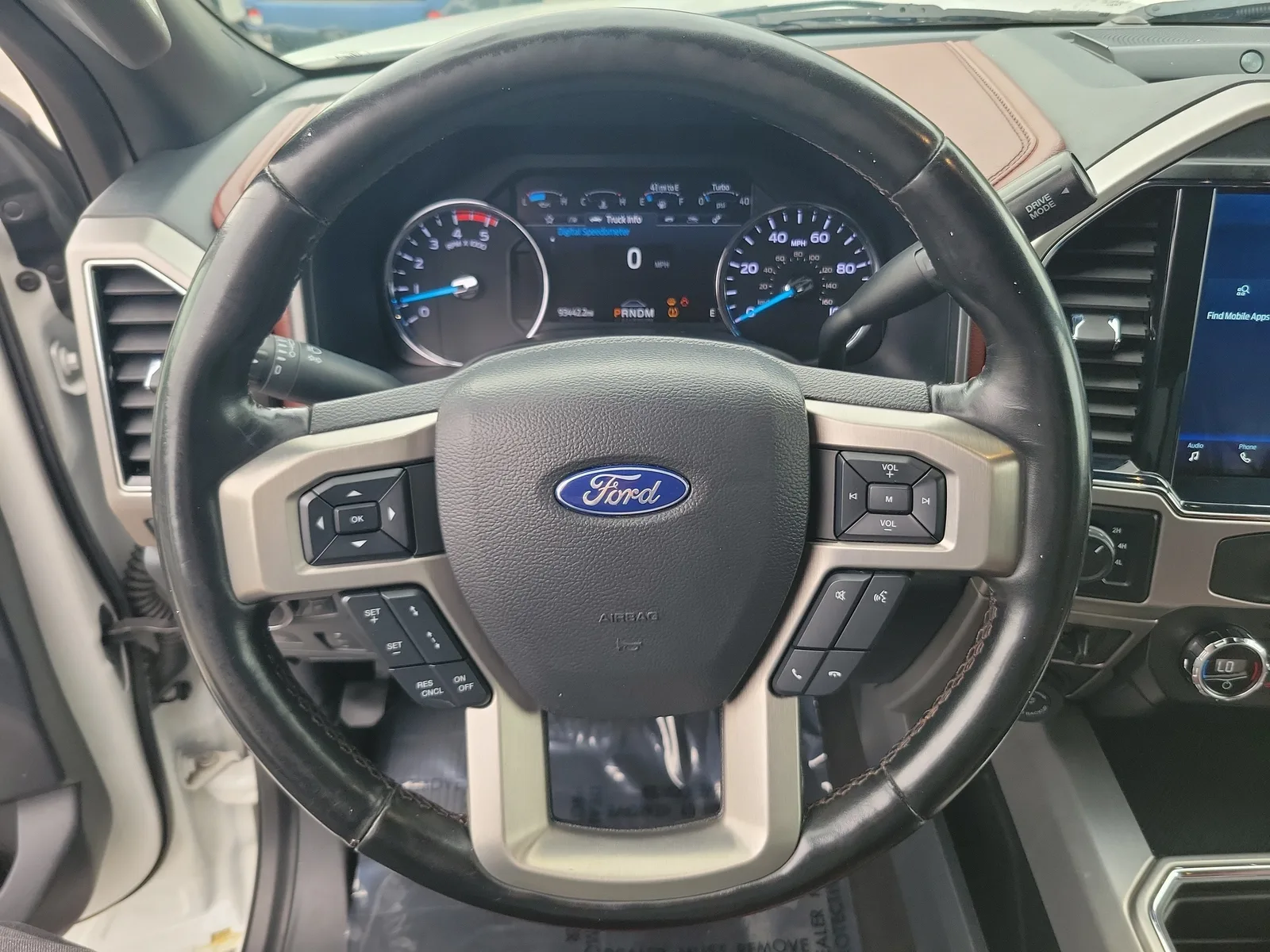 2022 Ford Super Duty F-350 SRW Platinum 4WD Diesel photo 18