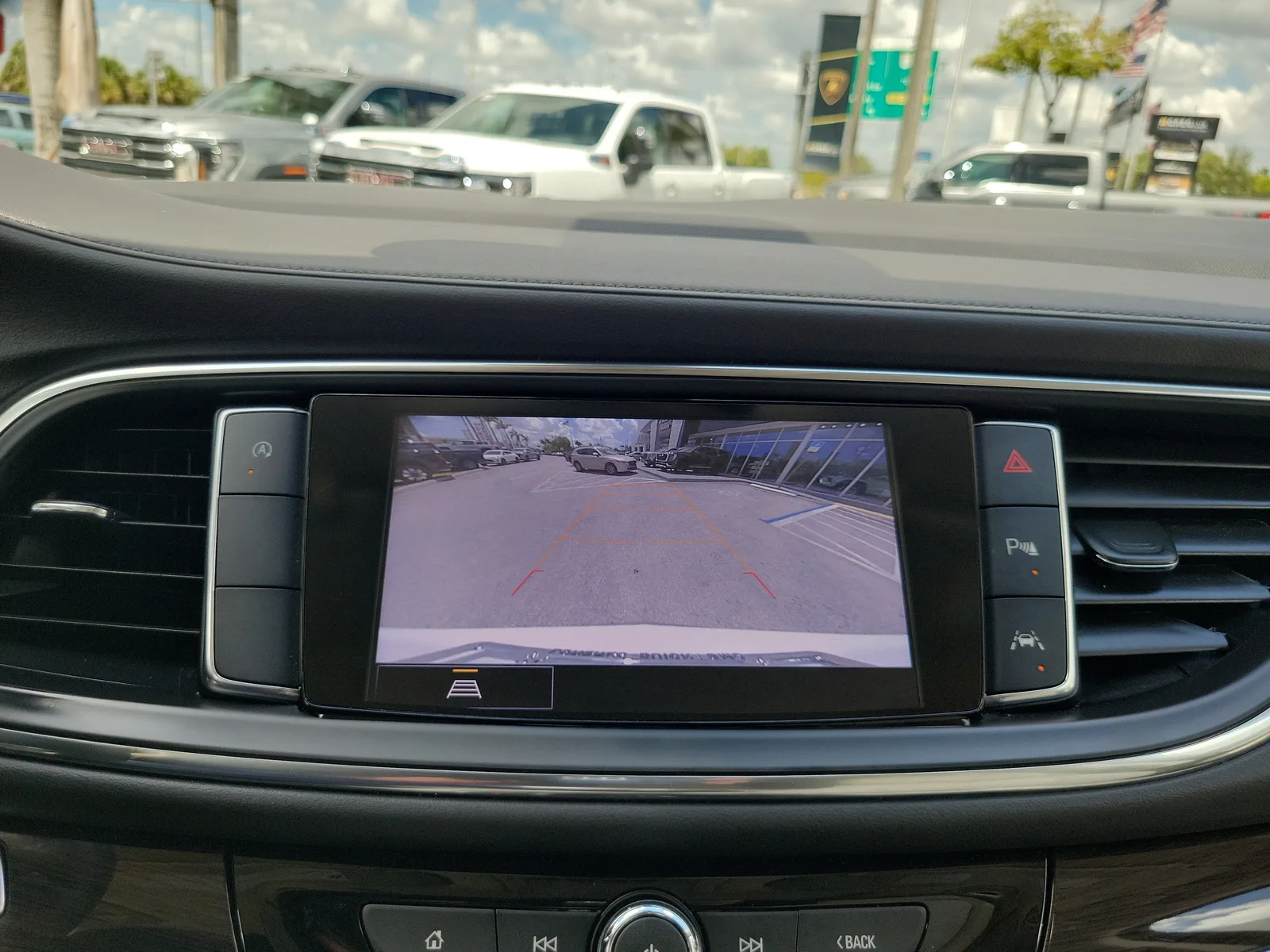 2024 Buick Enclave Essence photo 10