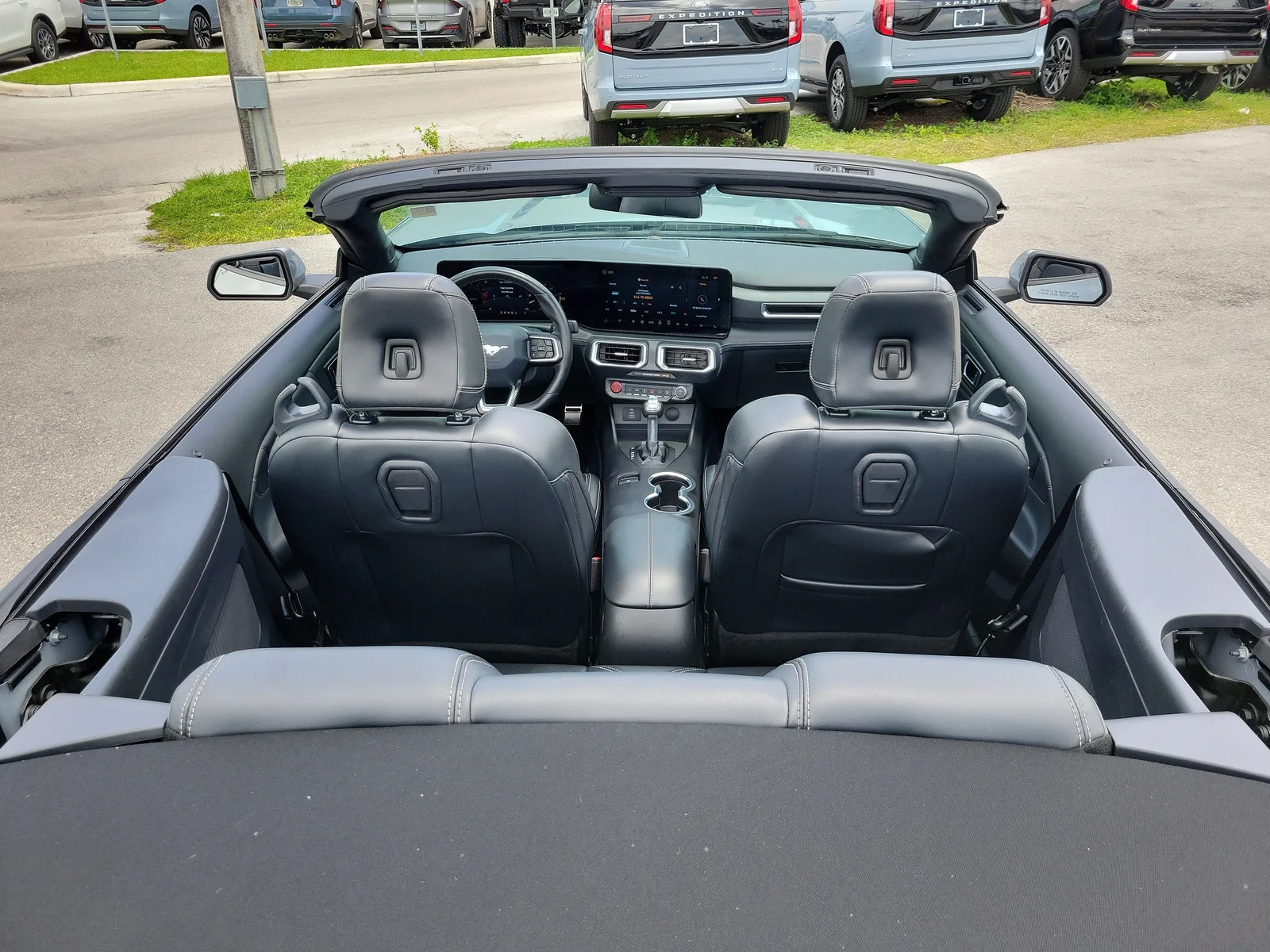 2025 Ford Mustang EcoBoost Premium photo 8