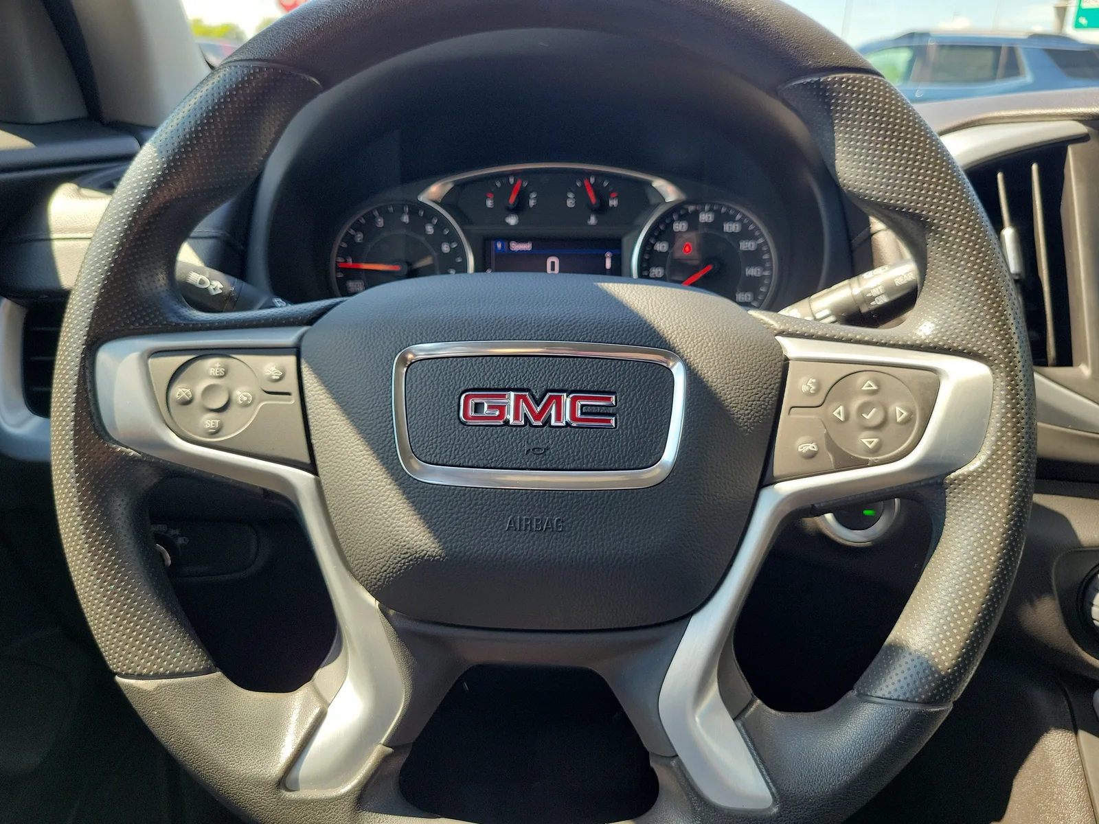 2024 GMC Terrain SLE photo 17