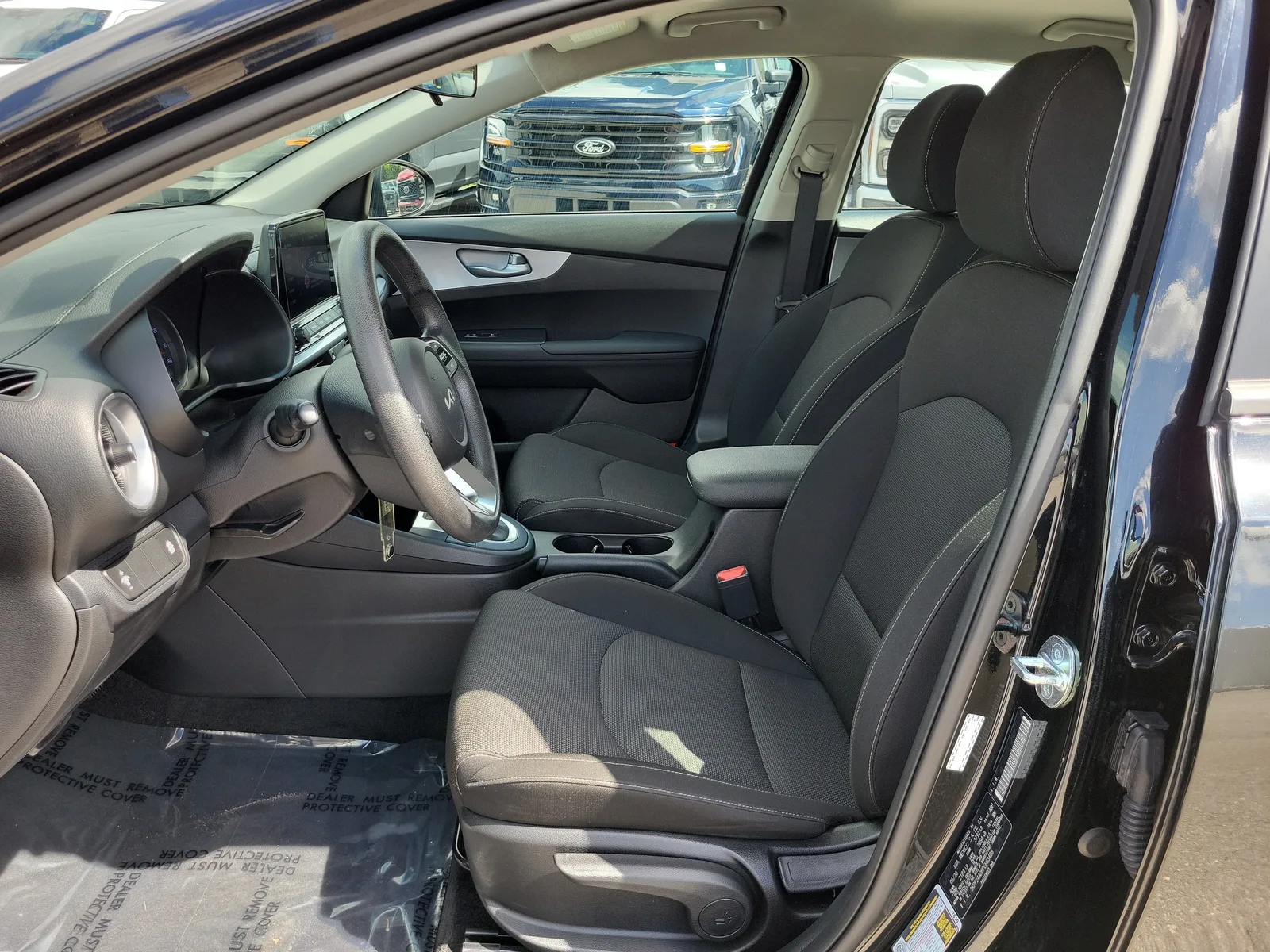 2023 Kia Forte LXS photo 17