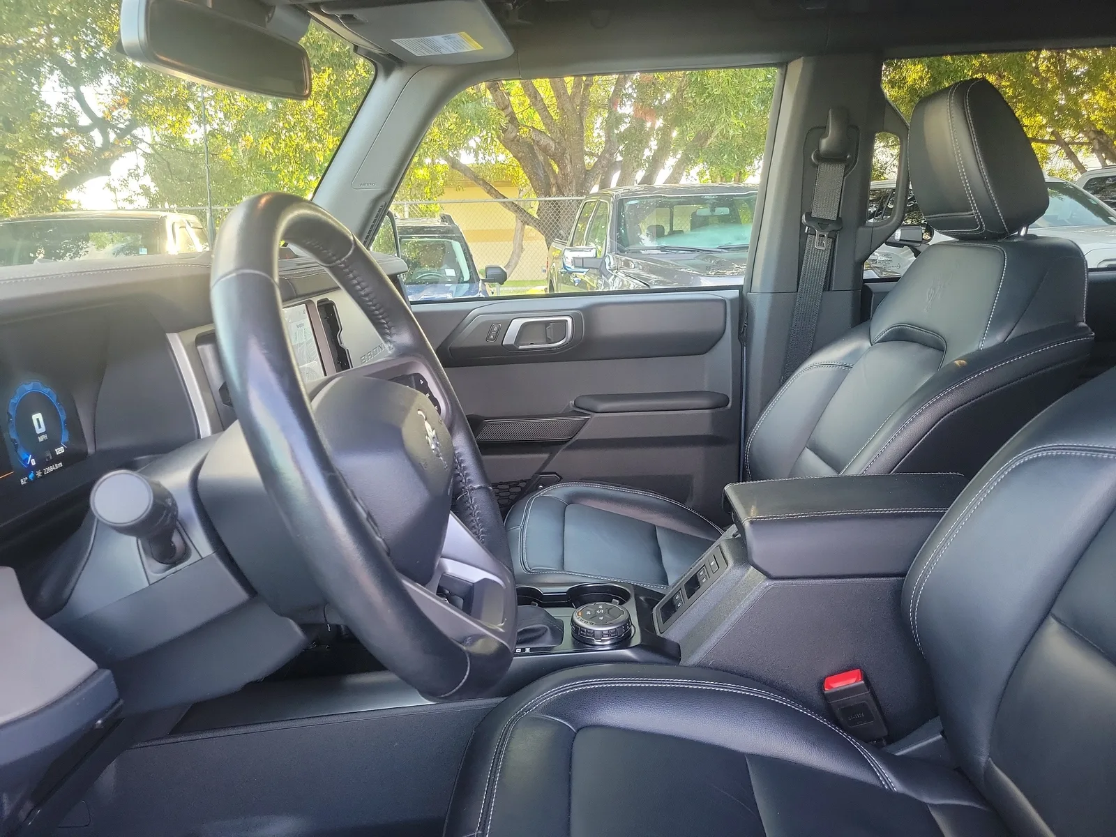 2025 Ford Bronco Outer Banks 4WD photo 12