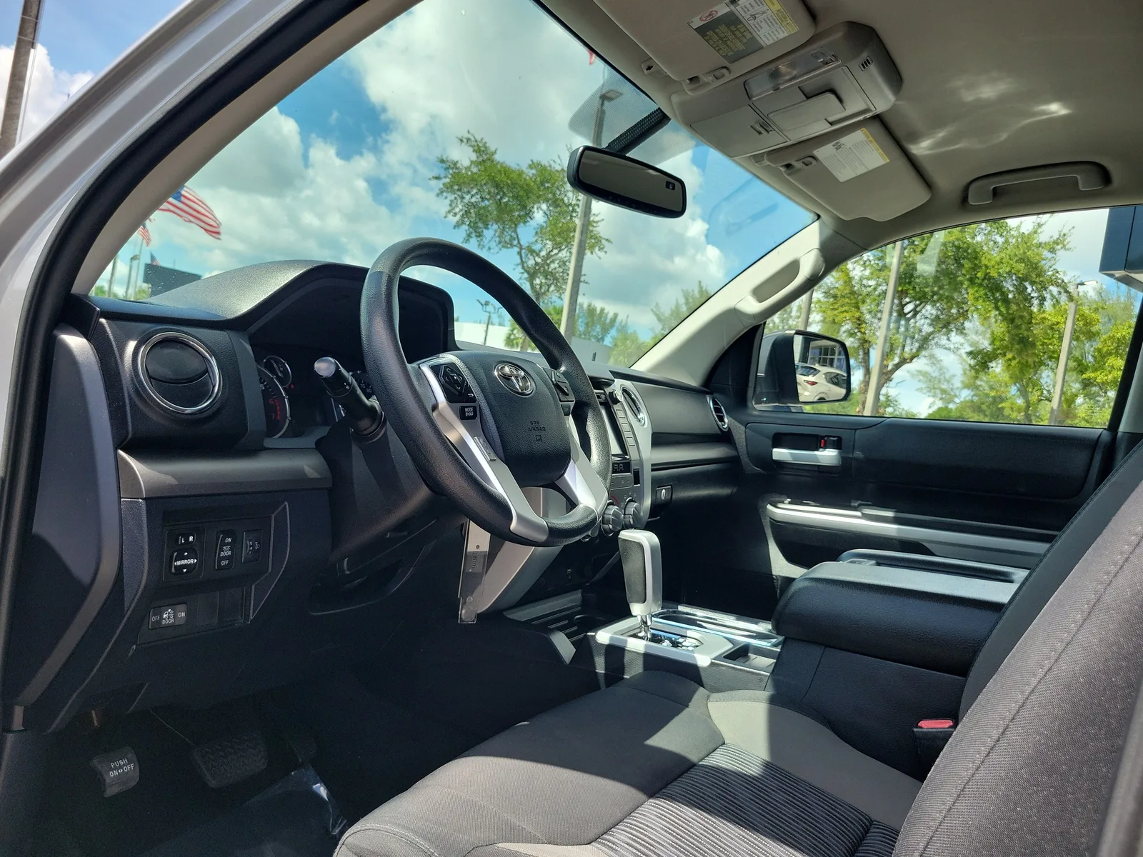 2017 Toyota Tundra 2WD SR photo 9