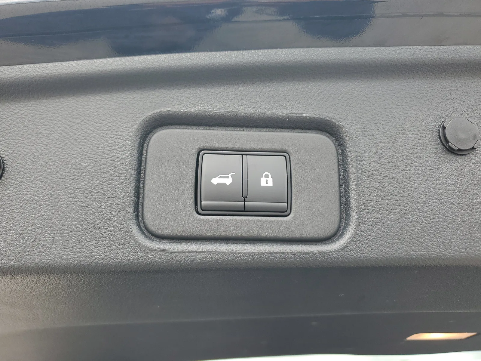 2025 Nissan Pathfinder SV photo 16