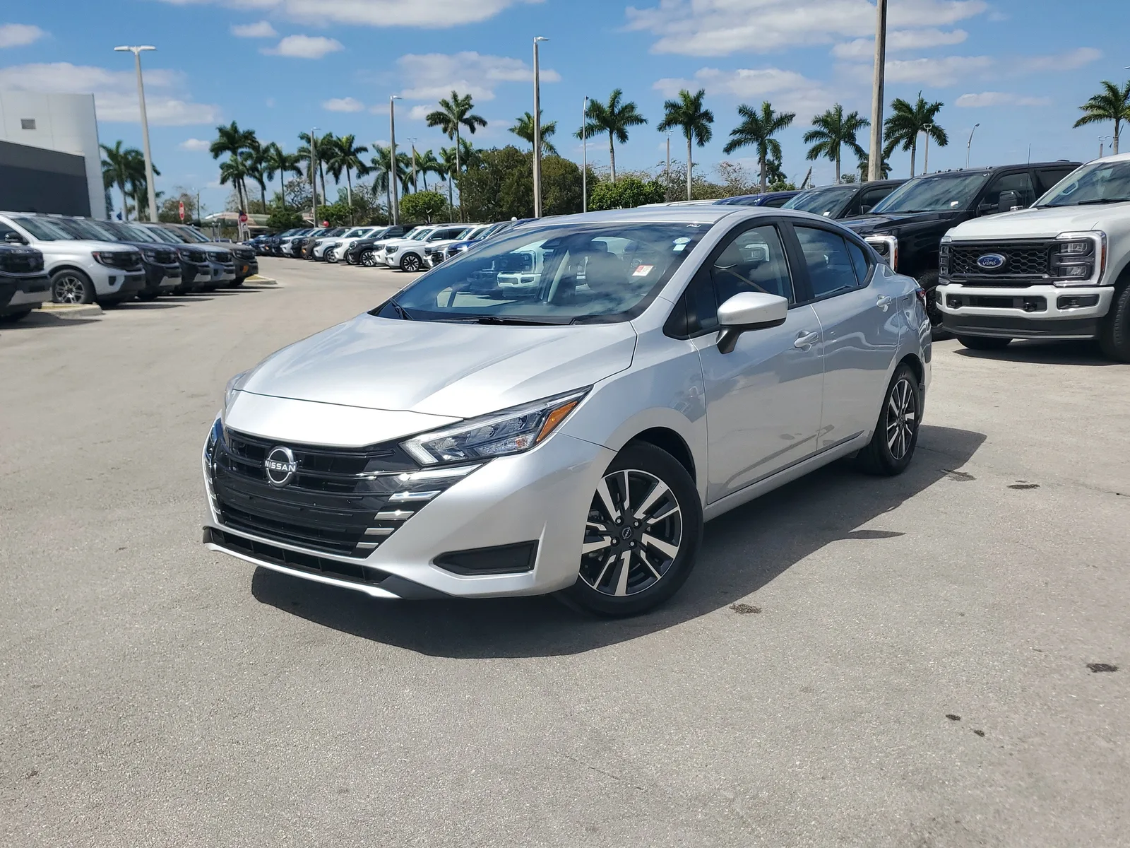 2025 Nissan Versa SV photo 31