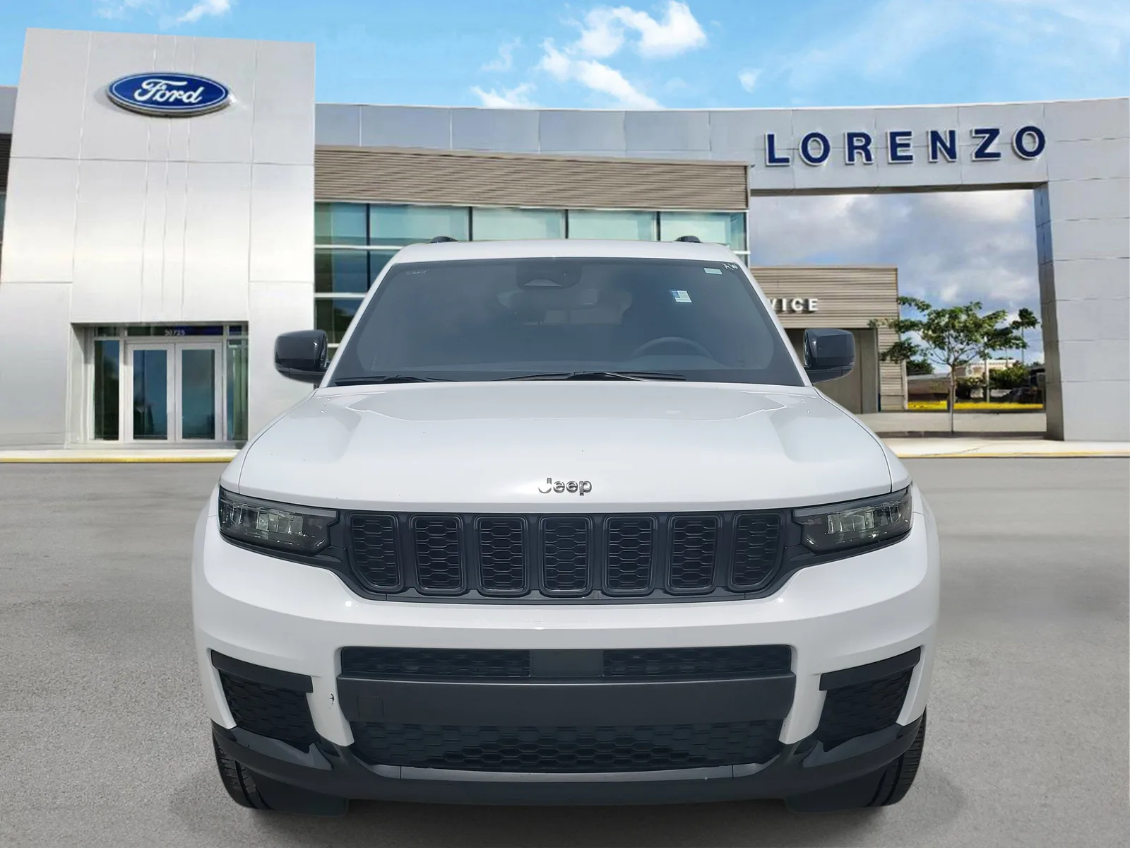 2024 Jeep Grand Cherokee L Altitude X 4WD photo 2