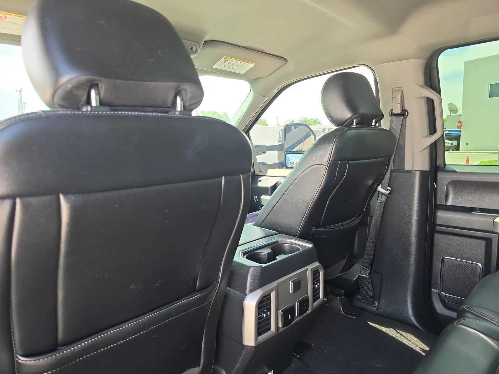 2020 Ford Super Duty F-350 DRW LARIAT 4WD Diesel photo 15