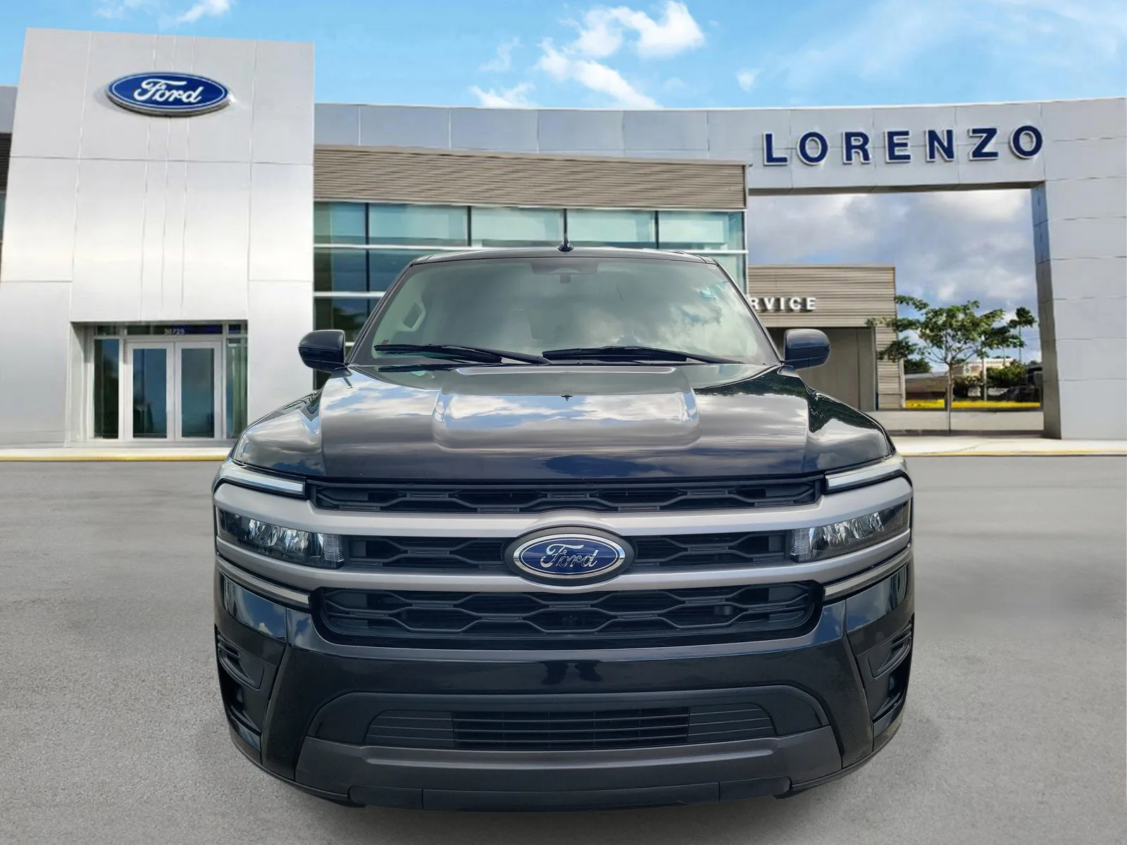 2022 Ford Expedition Max XLT photo 2