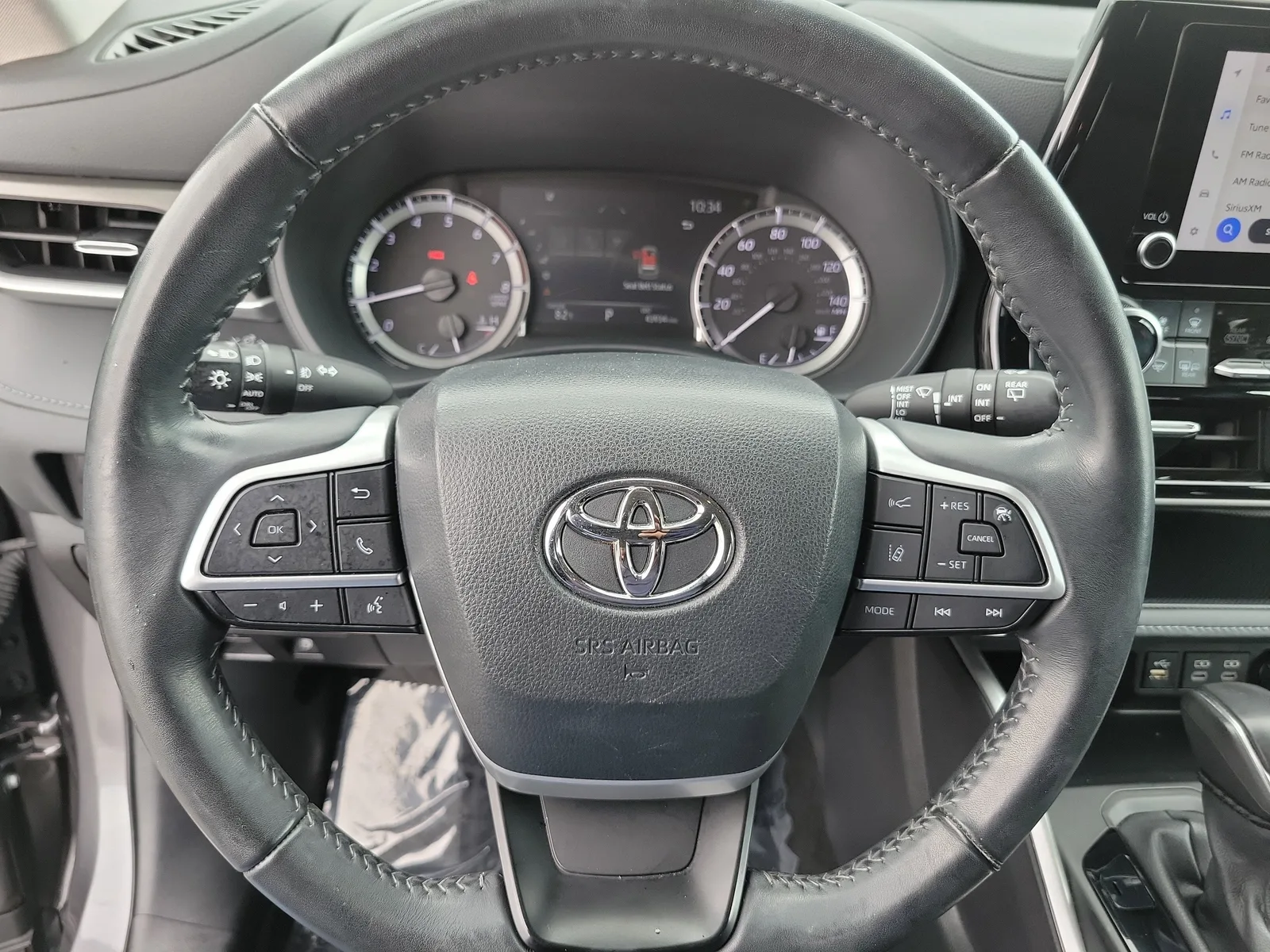 2023 Toyota Highlander LE photo 21