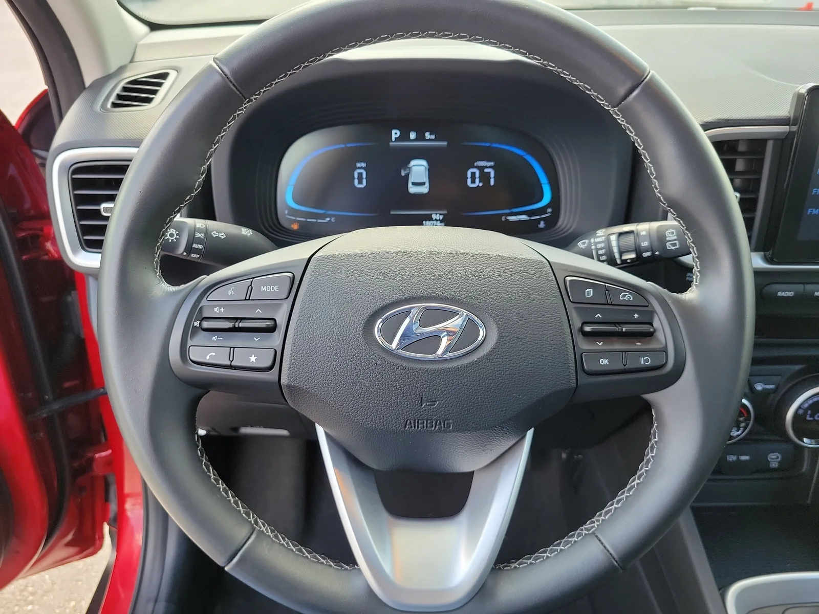2025 Hyundai Venue SEL photo 21