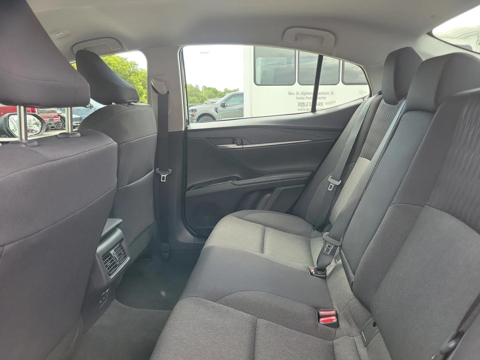 2025 Toyota Camry LE photo 13