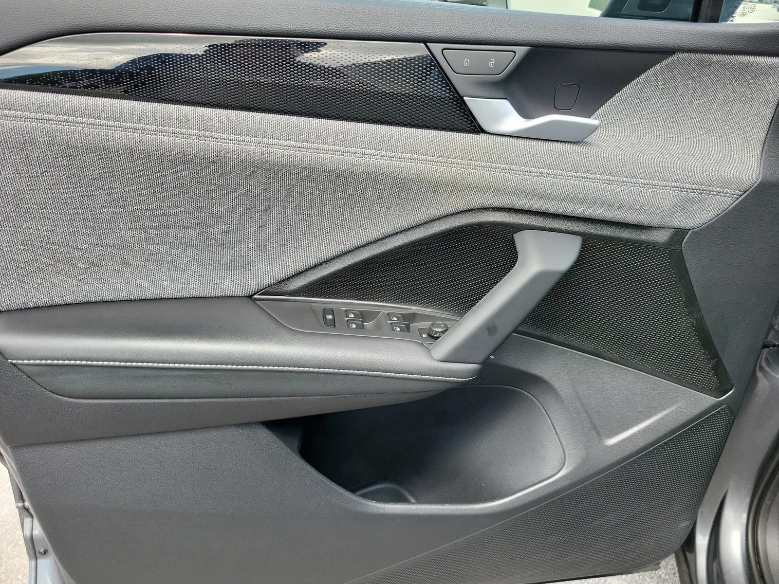 2025 Volkswagen Tiguan S photo 21