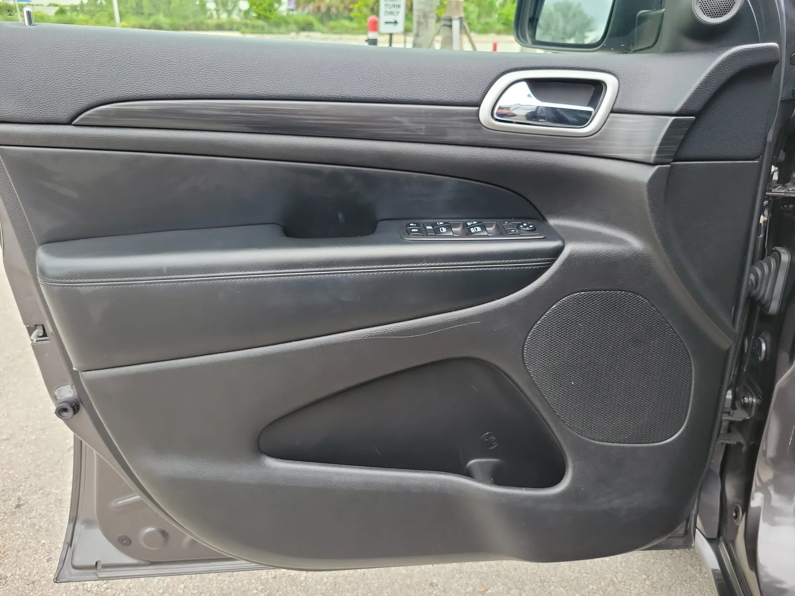 2019 Jeep Grand Cherokee Altitude photo 24
