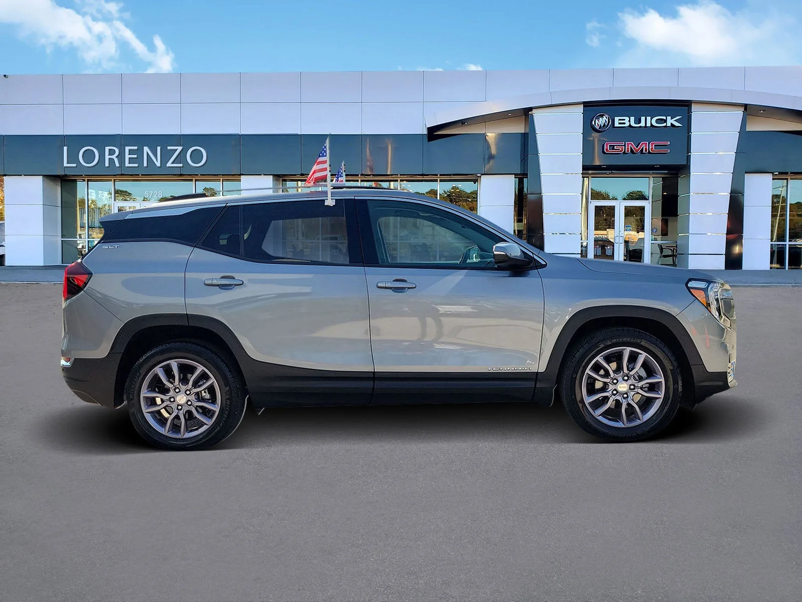 2023 GMC Terrain SLT photo 4