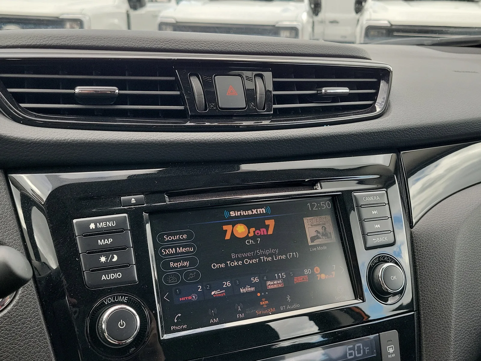 2022 Nissan Rogue Sport SL 4WD photo 15
