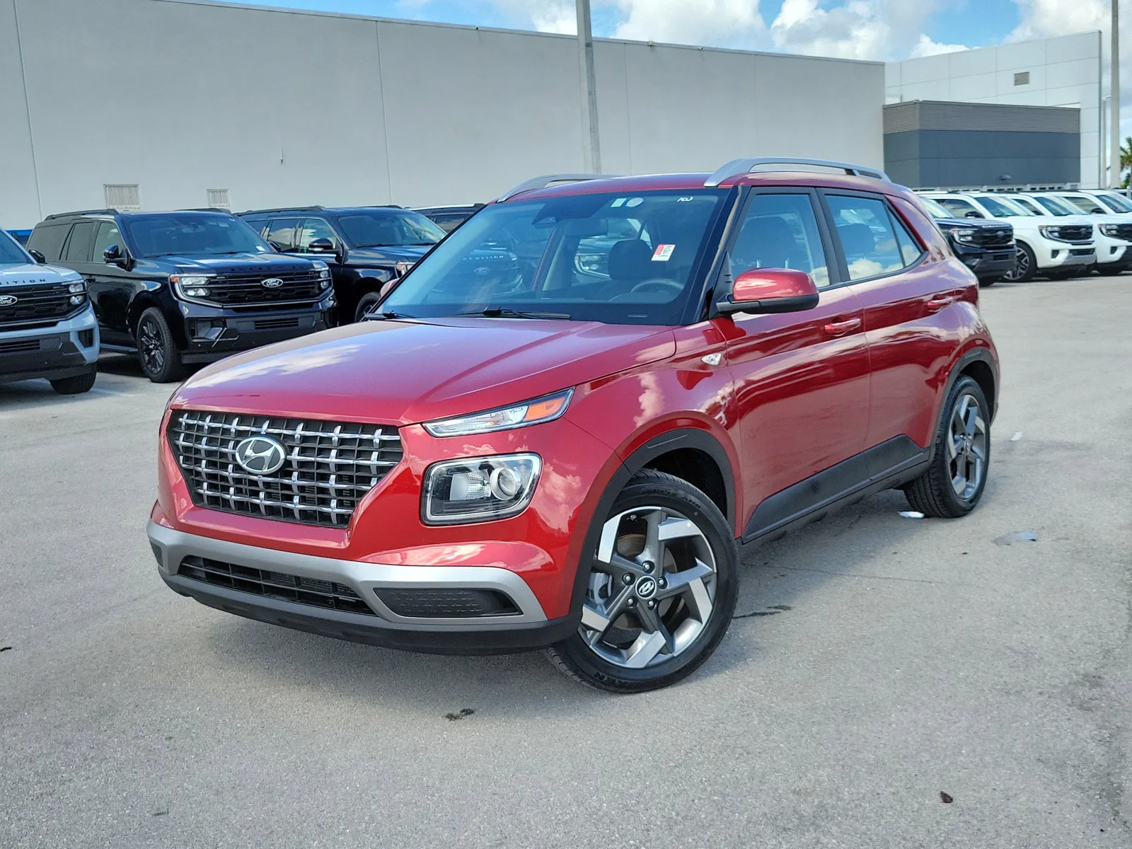 2025 Hyundai Venue SEL photo 33