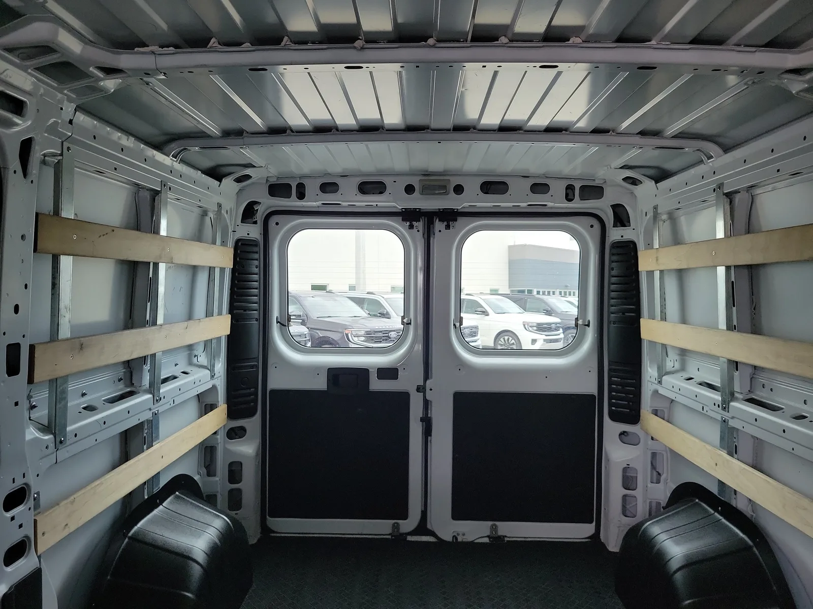 2025 RAM ProMaster Cargo Van Tradesman photo 13