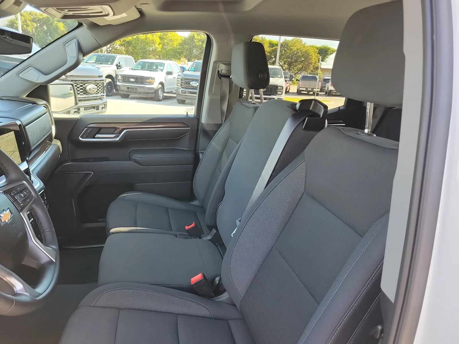 2025 Chevrolet Silverado 1500 LT photo 11