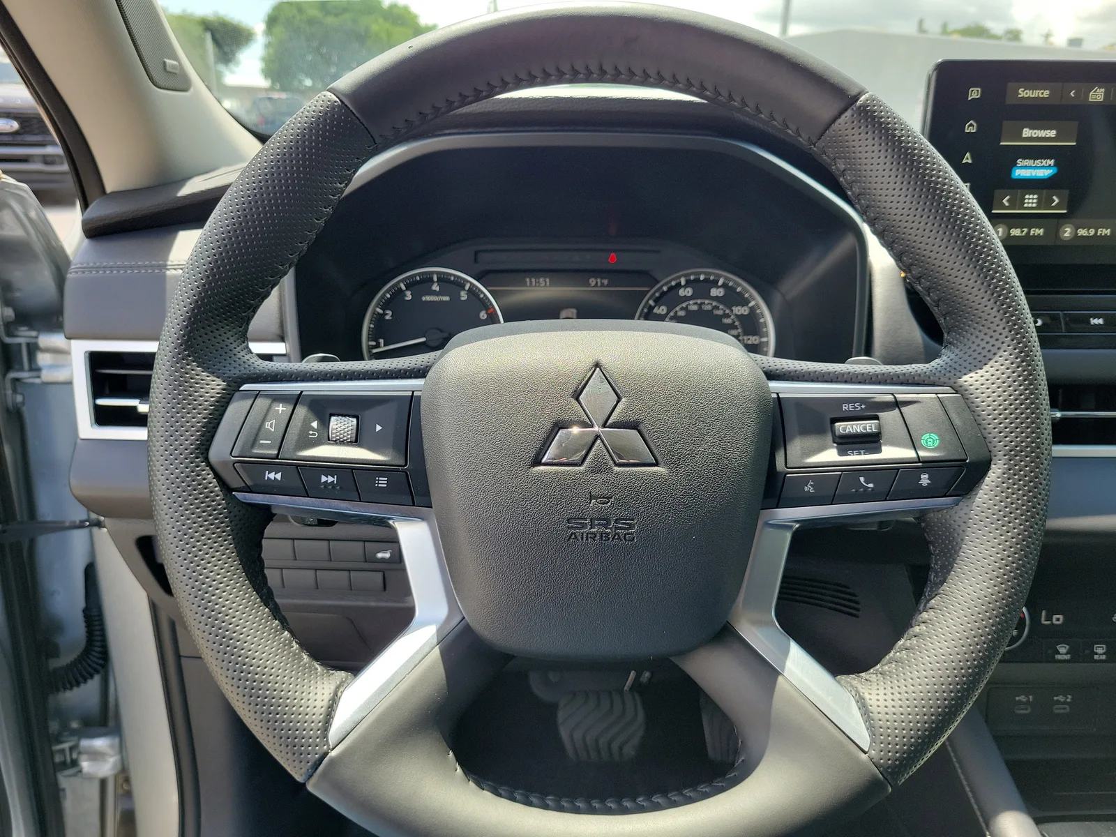2025 Mitsubishi Outlander SE photo 26