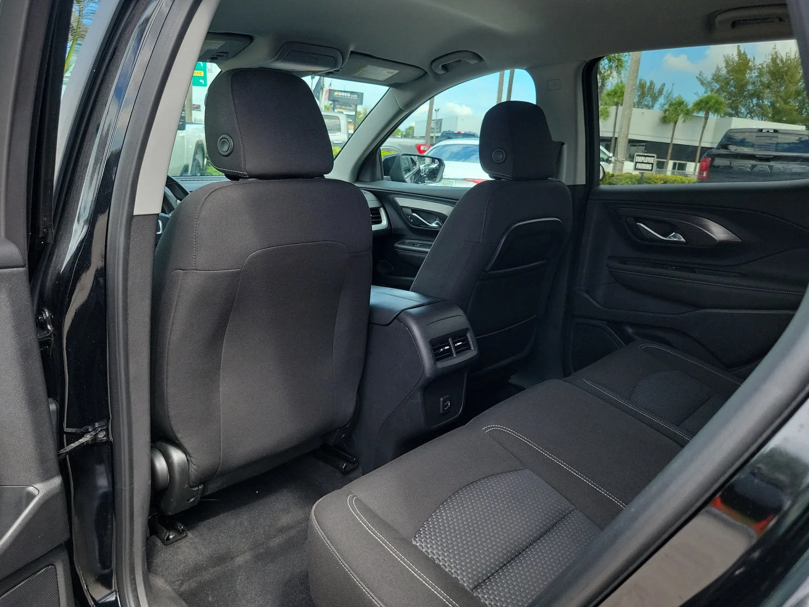 2023 GMC Terrain SLE photo 13