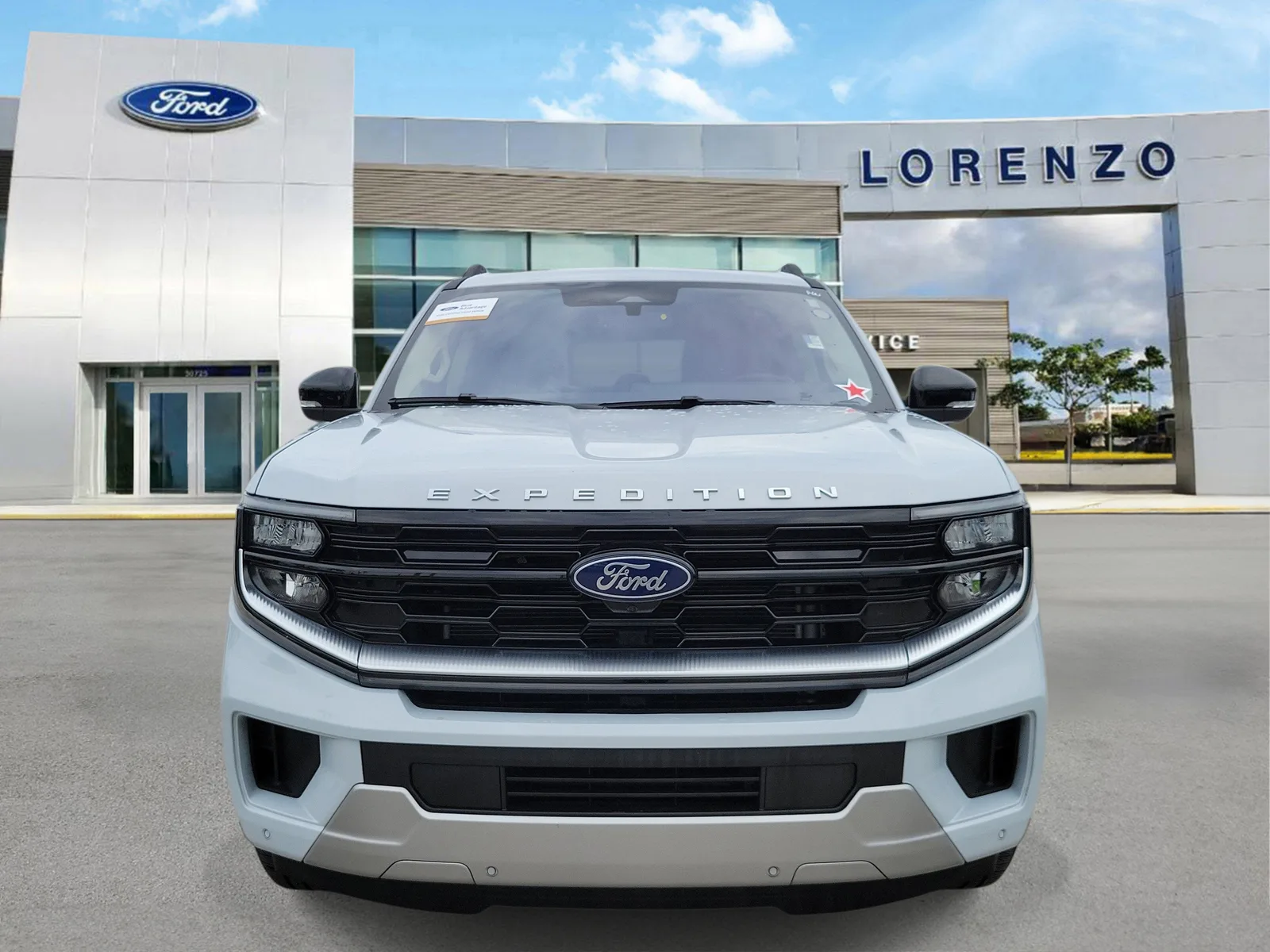 2025 Ford Expedition Platinum 4WD photo 2