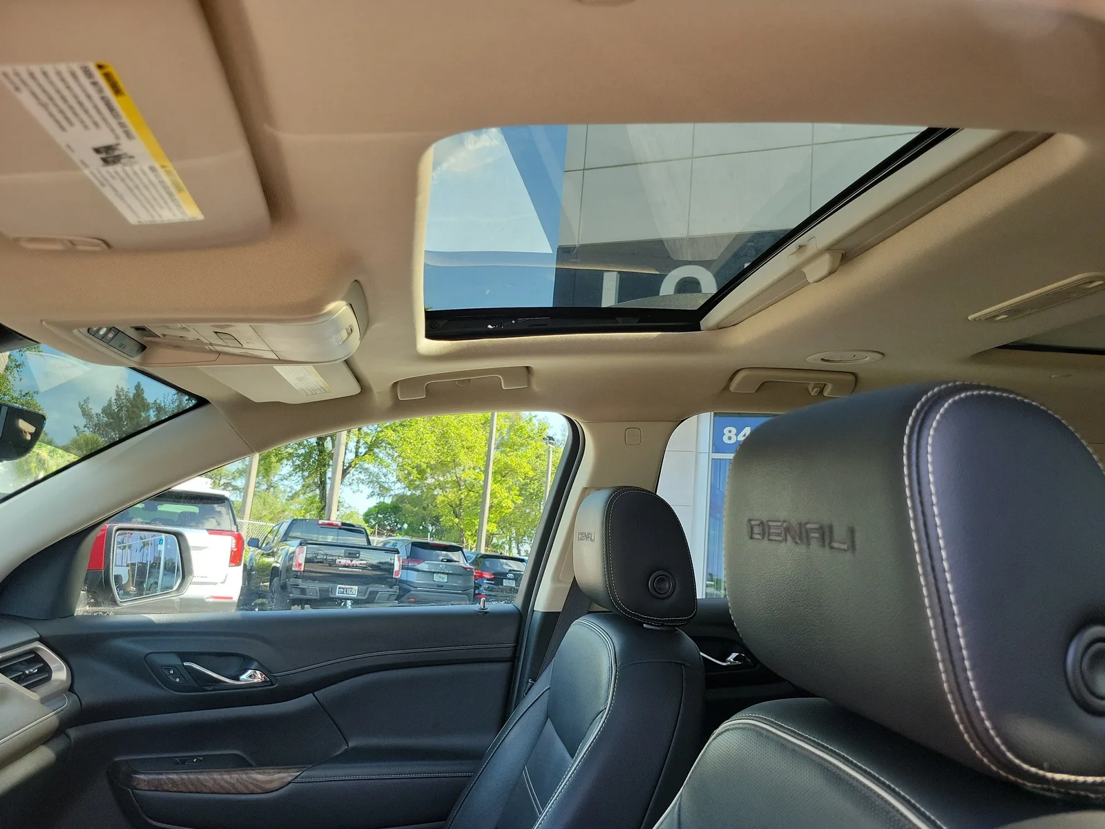 2020 GMC Acadia Denali photo 11