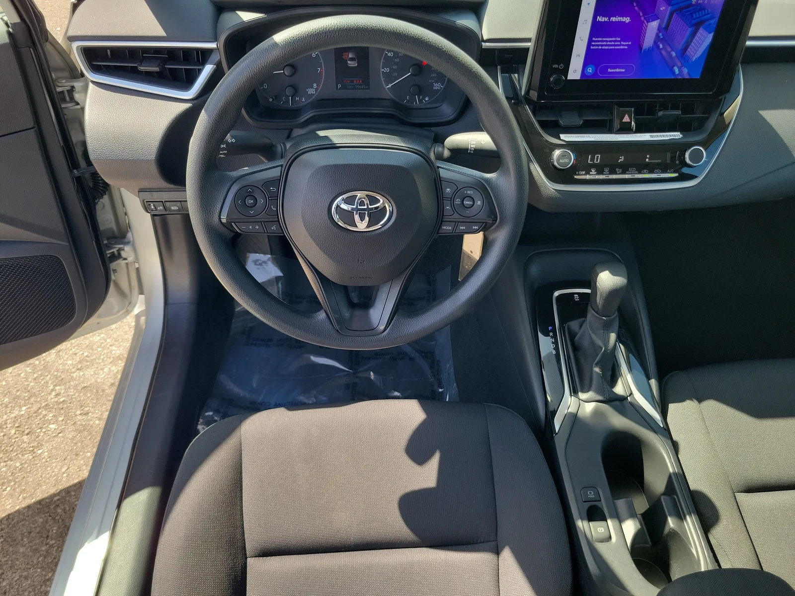 2024 Toyota Corolla LE photo 17