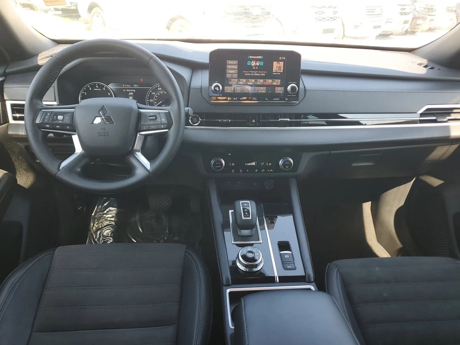 2022 Mitsubishi Outlander Black Edition photo 17