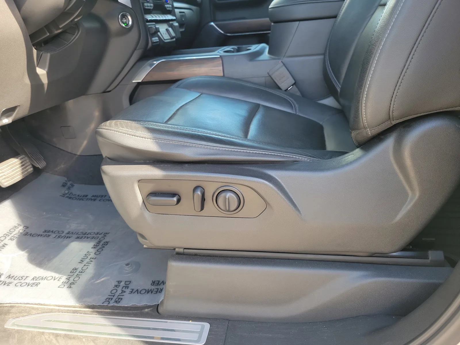 2020 GMC Sierra 1500 SLT photo 16