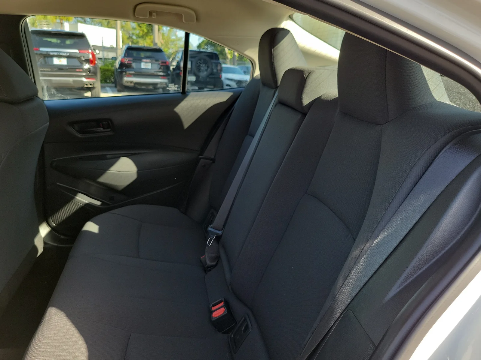 2022 Toyota Corolla LE photo 13