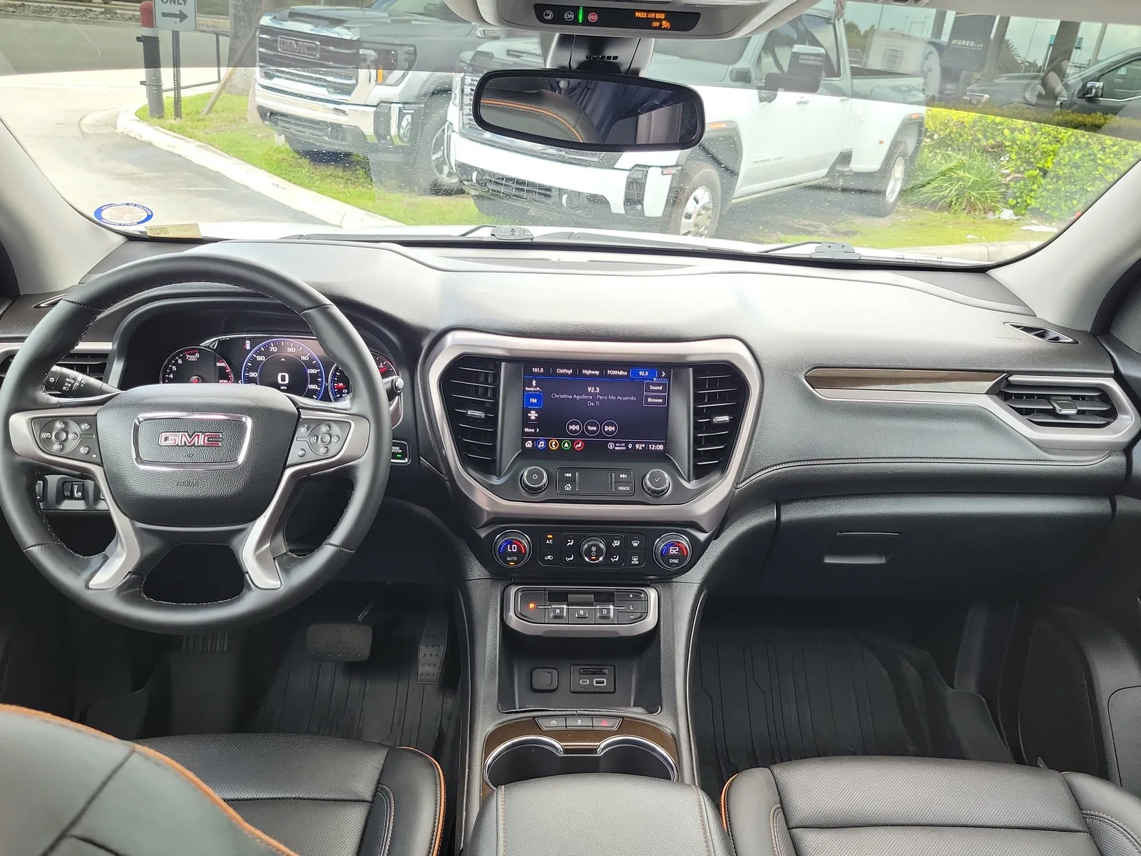 2023 GMC Acadia AT4 photo 14