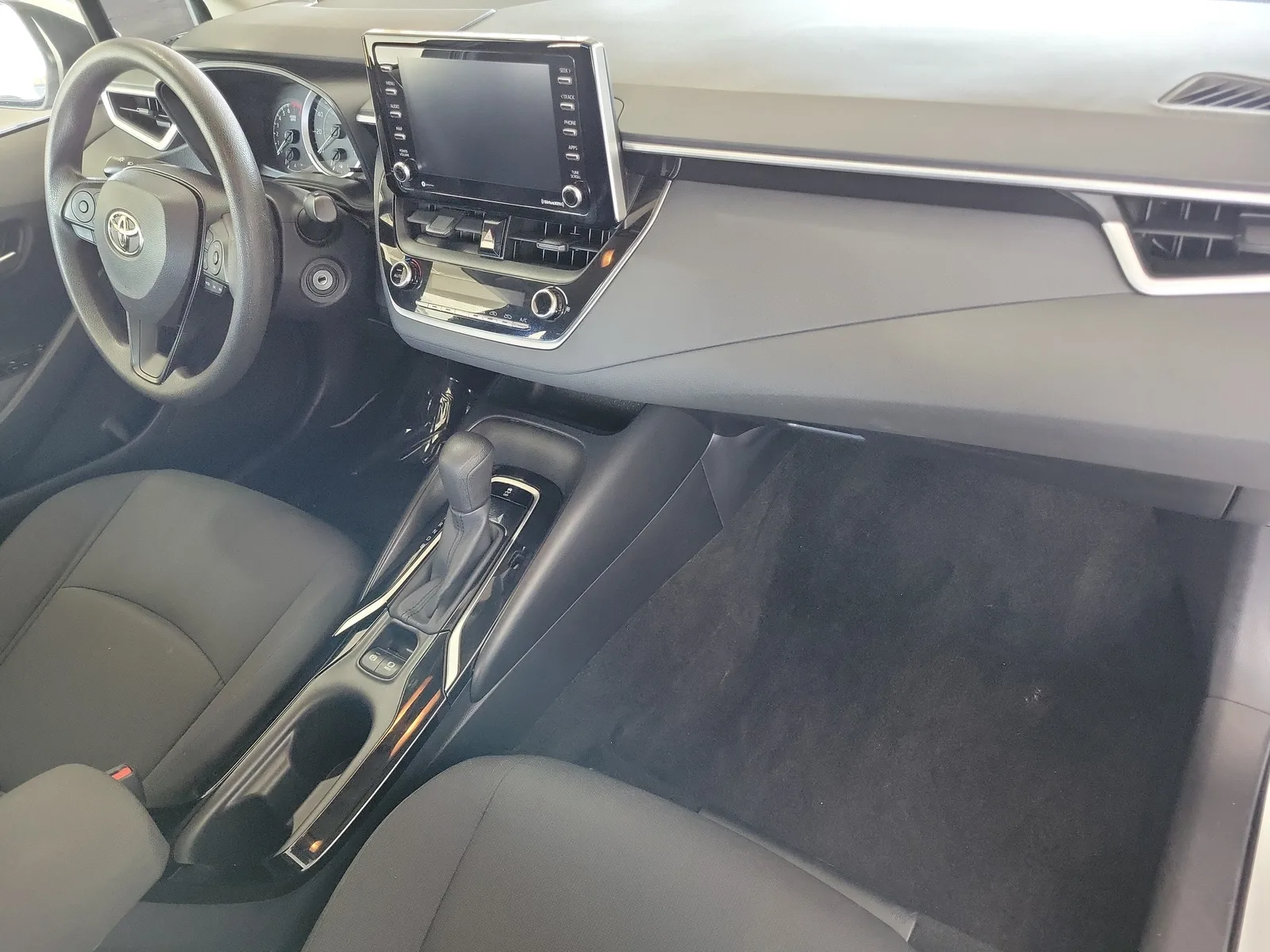 2021 Toyota Corolla LE photo 14