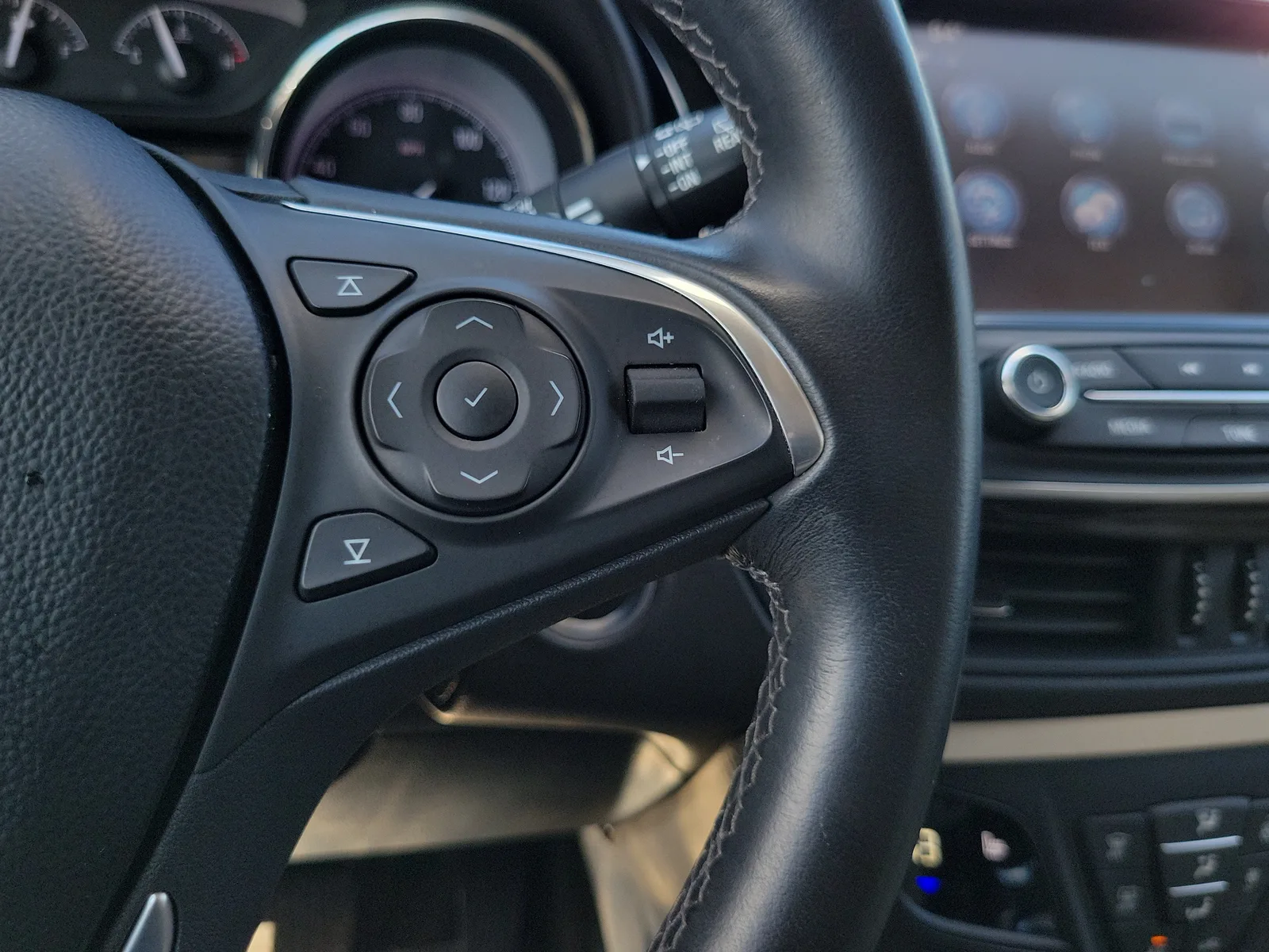 2020 Buick Envision Preferred photo 21