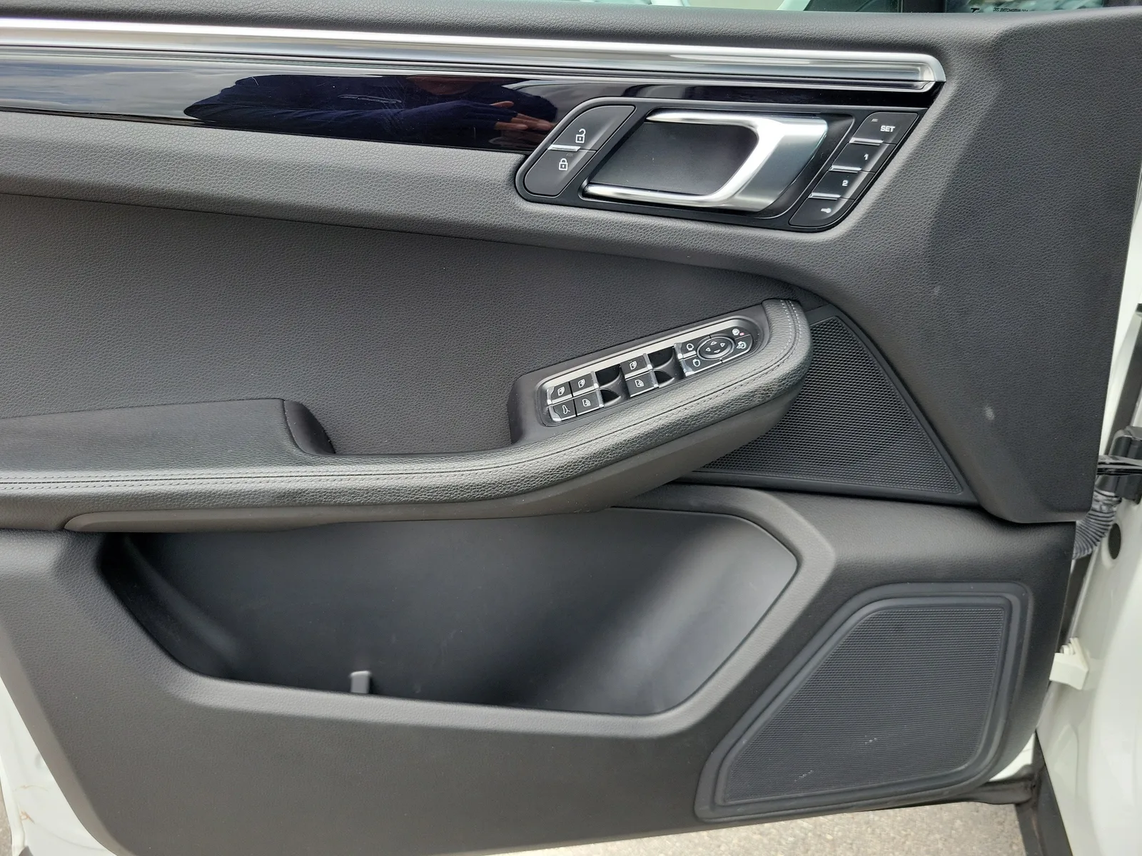 2021 Porsche Macan Base photo 26