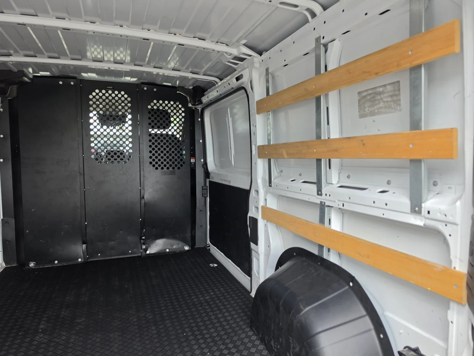 2025 RAM ProMaster Cargo Van Tradesman photo 11