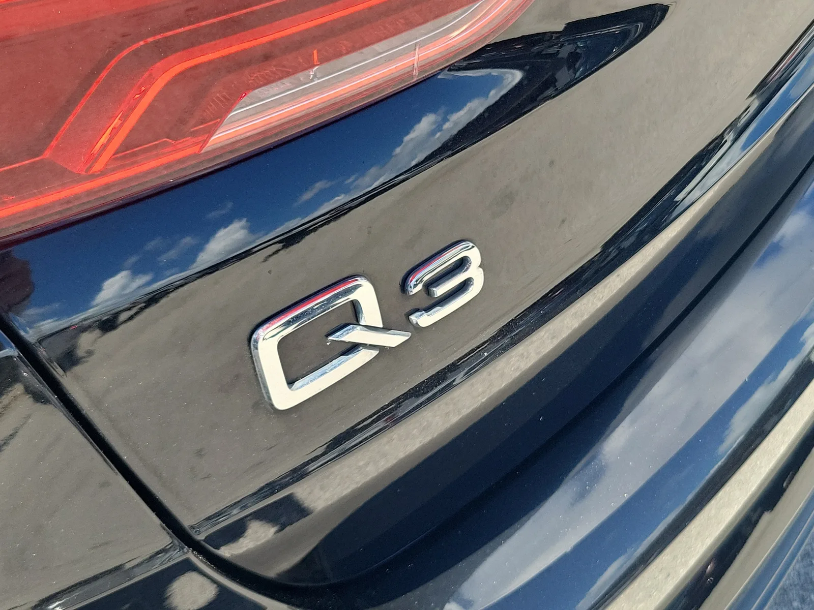 2020 Audi Q3 S line Premium photo 32