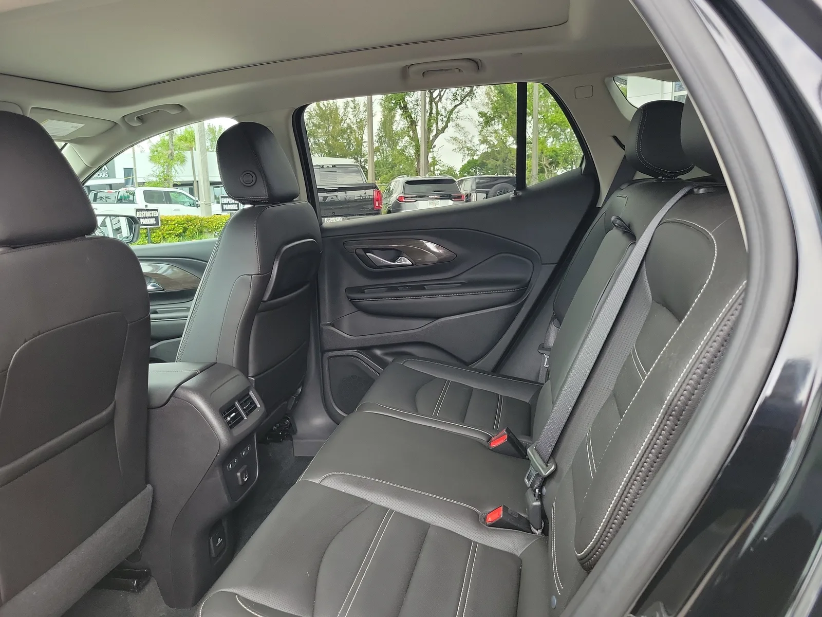 2024 GMC Terrain Denali photo 15