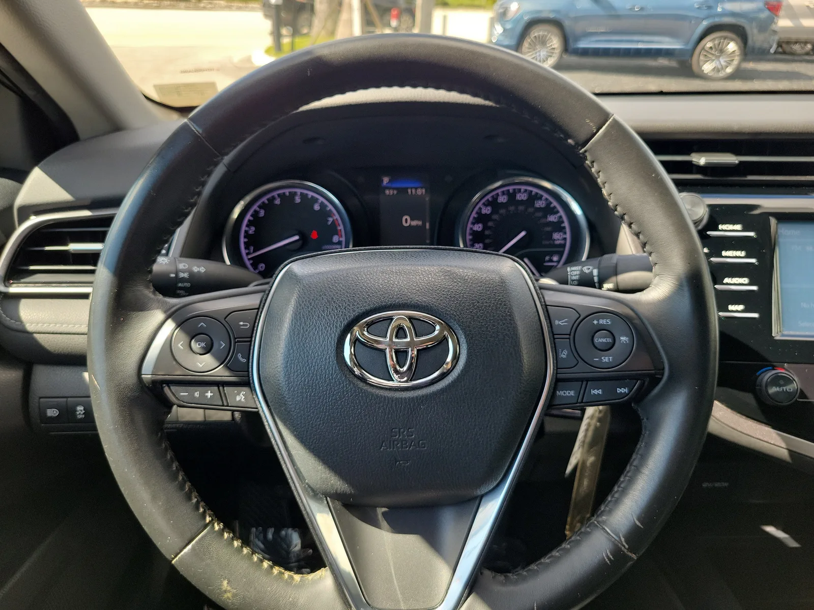 2020 Toyota Camry SE photo 17