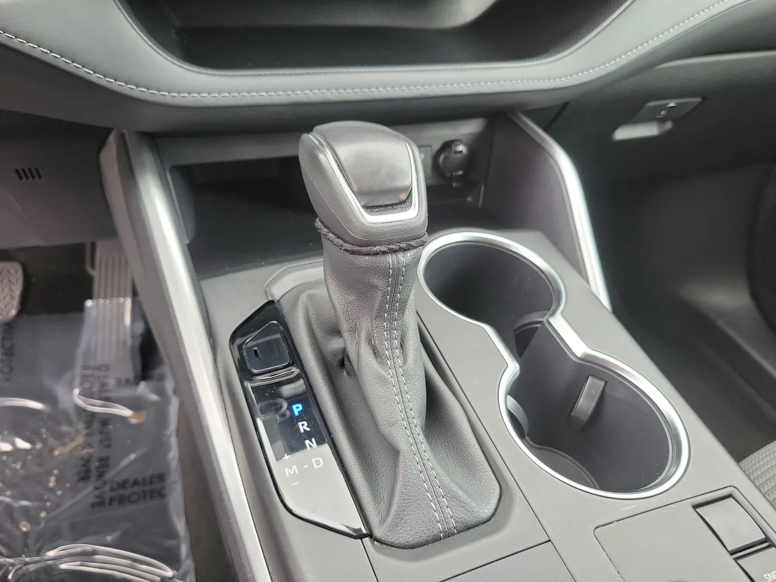 2023 Toyota Highlander LE photo 25