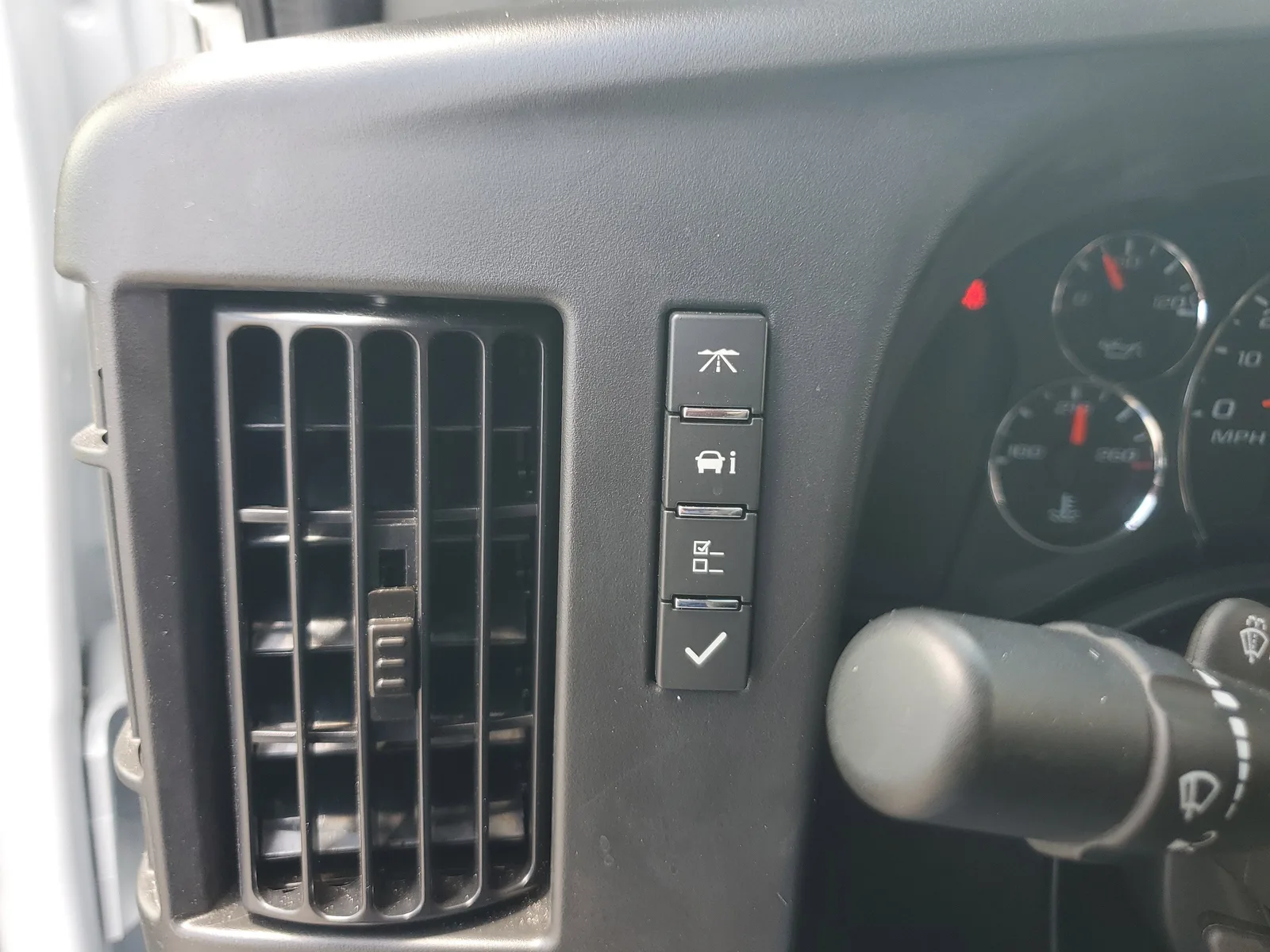 2025 Chevrolet Express Passenger LT photo 25