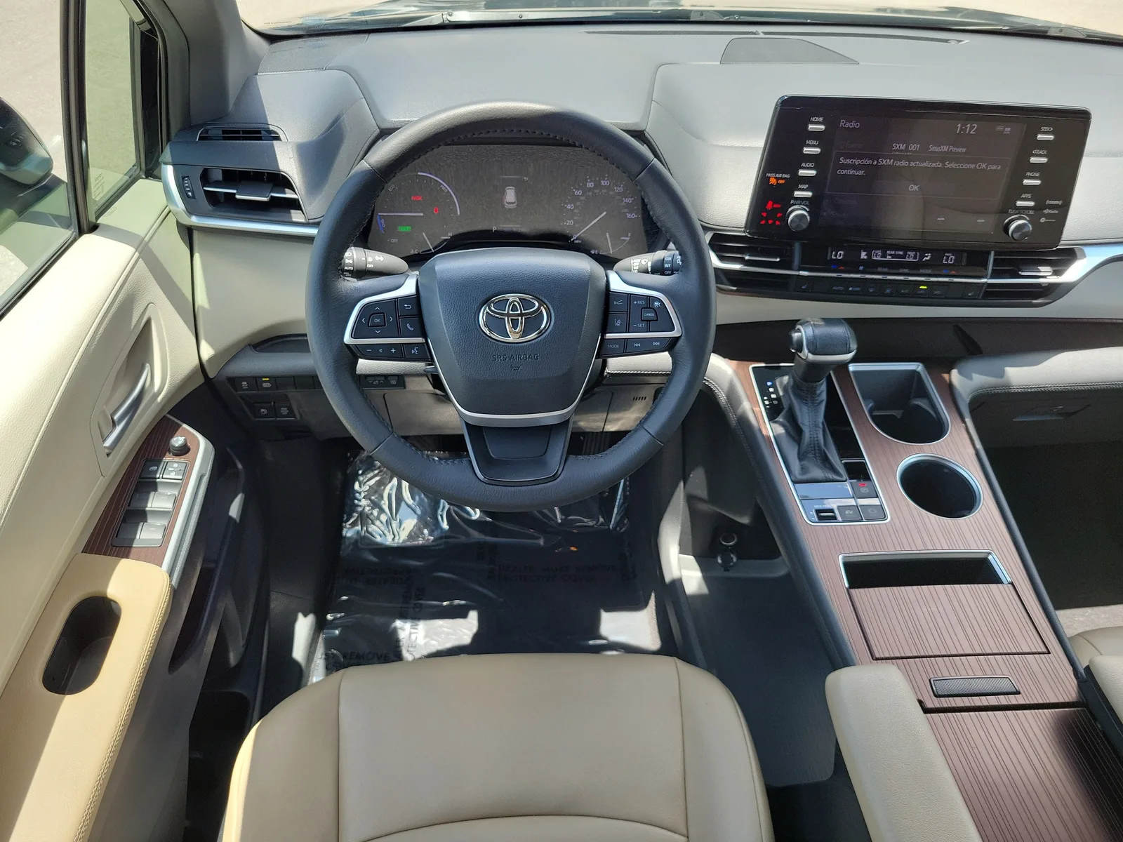 2021 Toyota Sienna XLE photo 15