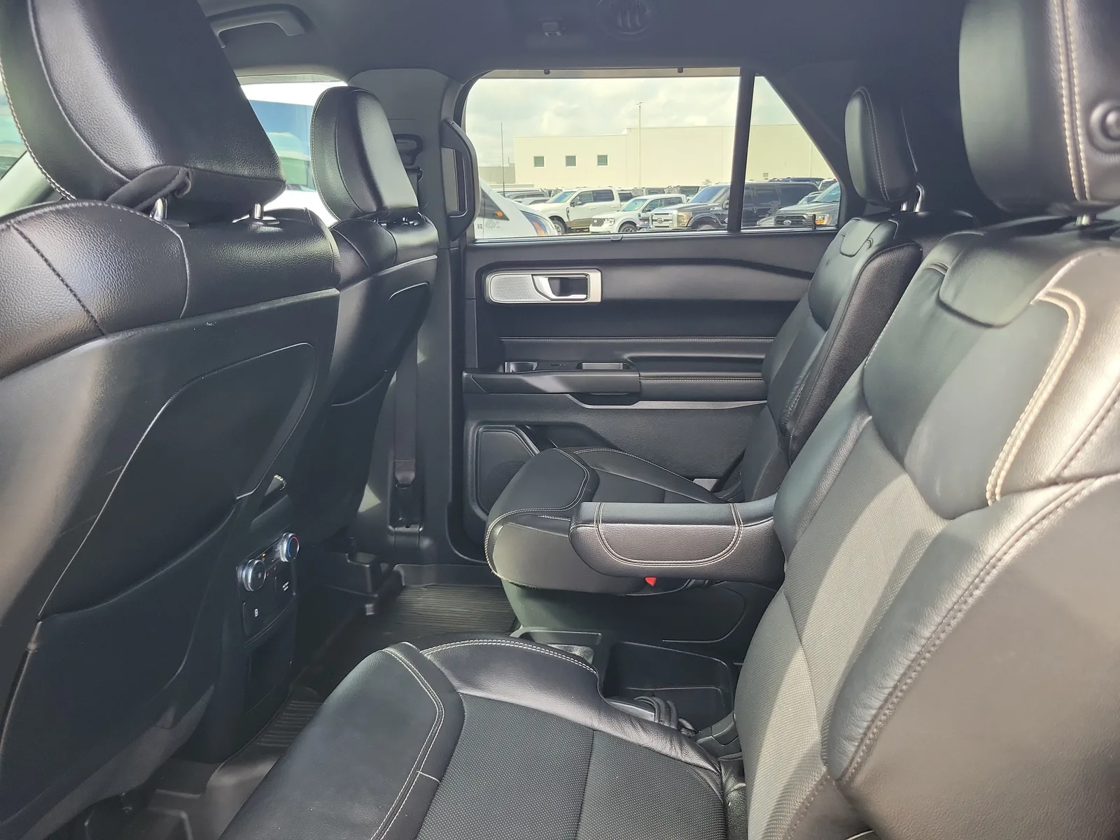 2020 Ford Explorer ST 4WD photo 15
