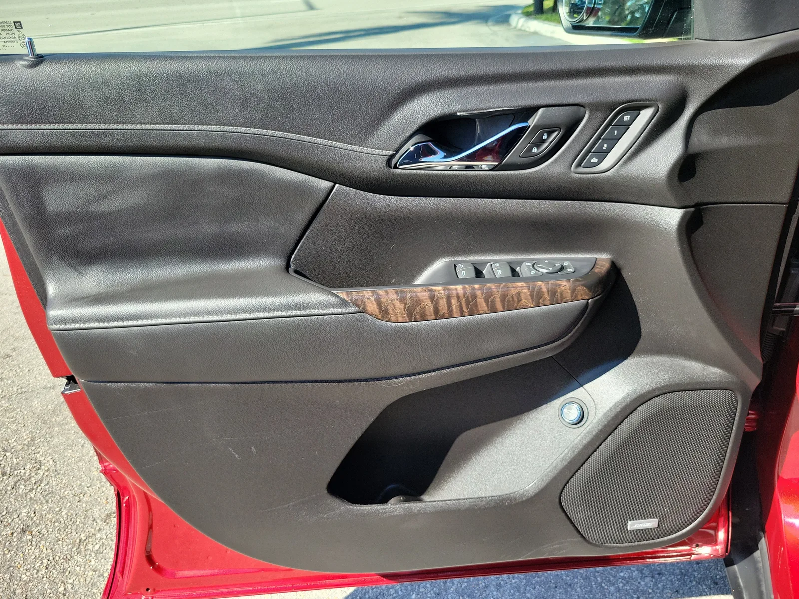 2022 GMC Acadia Denali photo 25