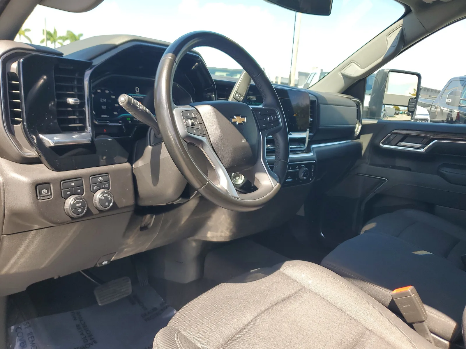 2024 Chevrolet Silverado 2500HD LT photo 9