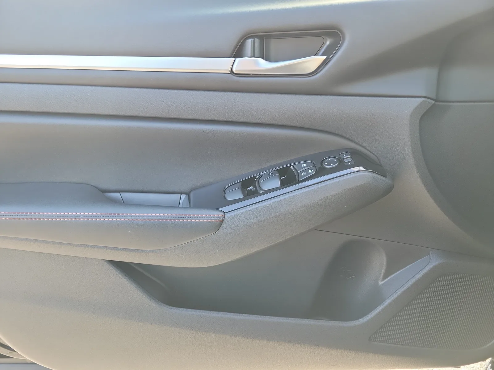 2024 Nissan Altima 2.5 SR photo 27