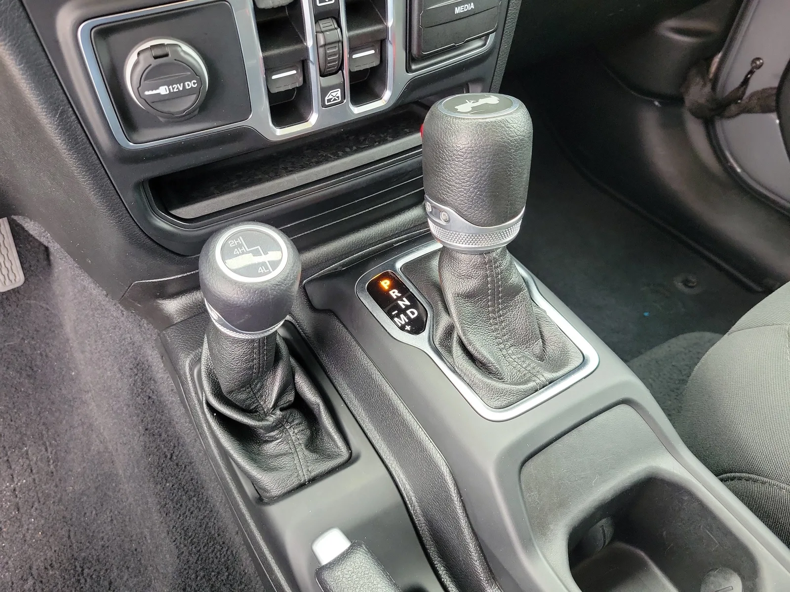 2020 Jeep Wrangler Unlimited Willys 4WD Diesel photo 30