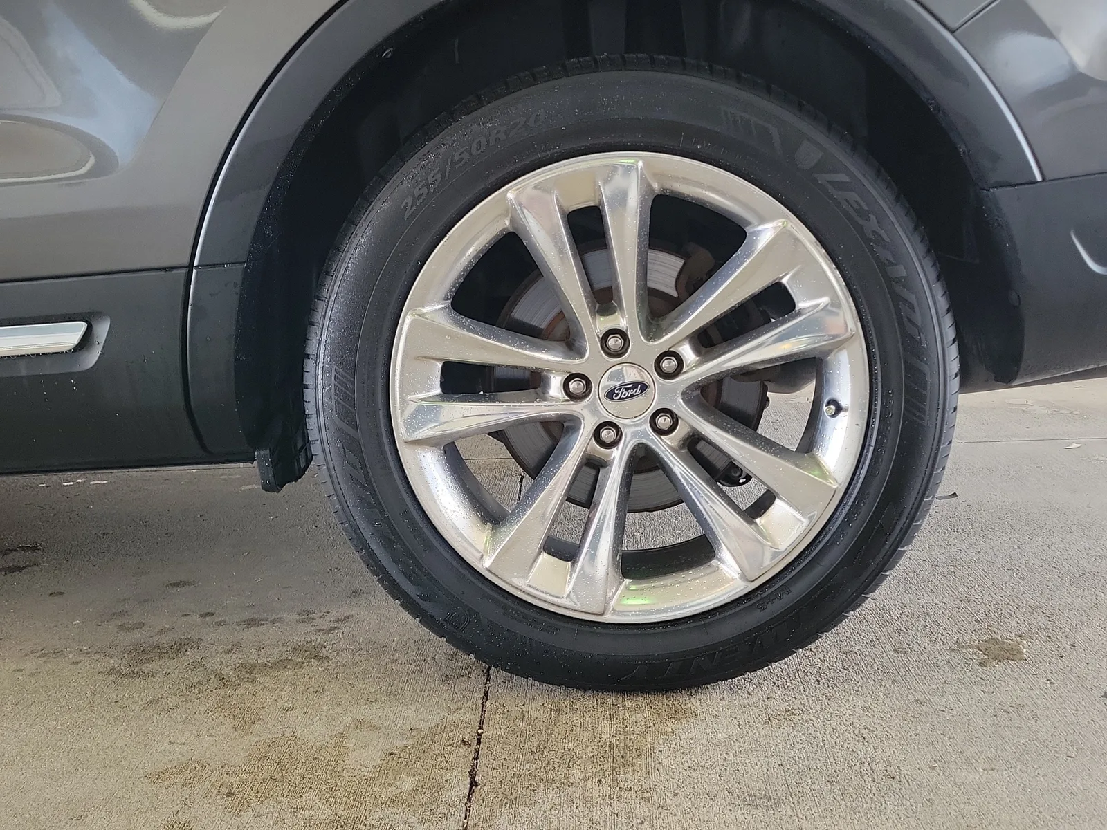 2019 Ford Explorer XLT photo 29