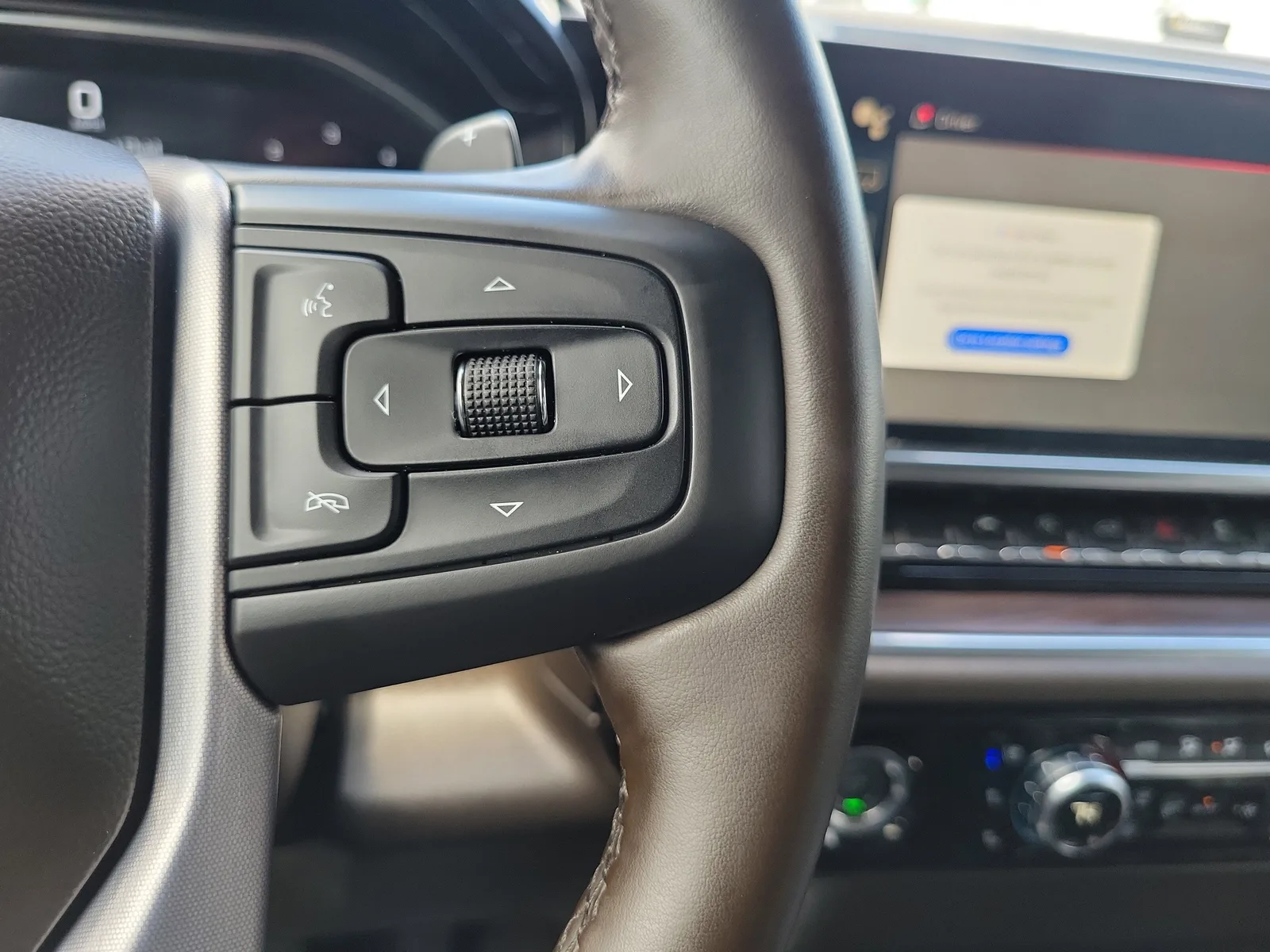 2023 GMC Sierra 1500 SLT photo 18