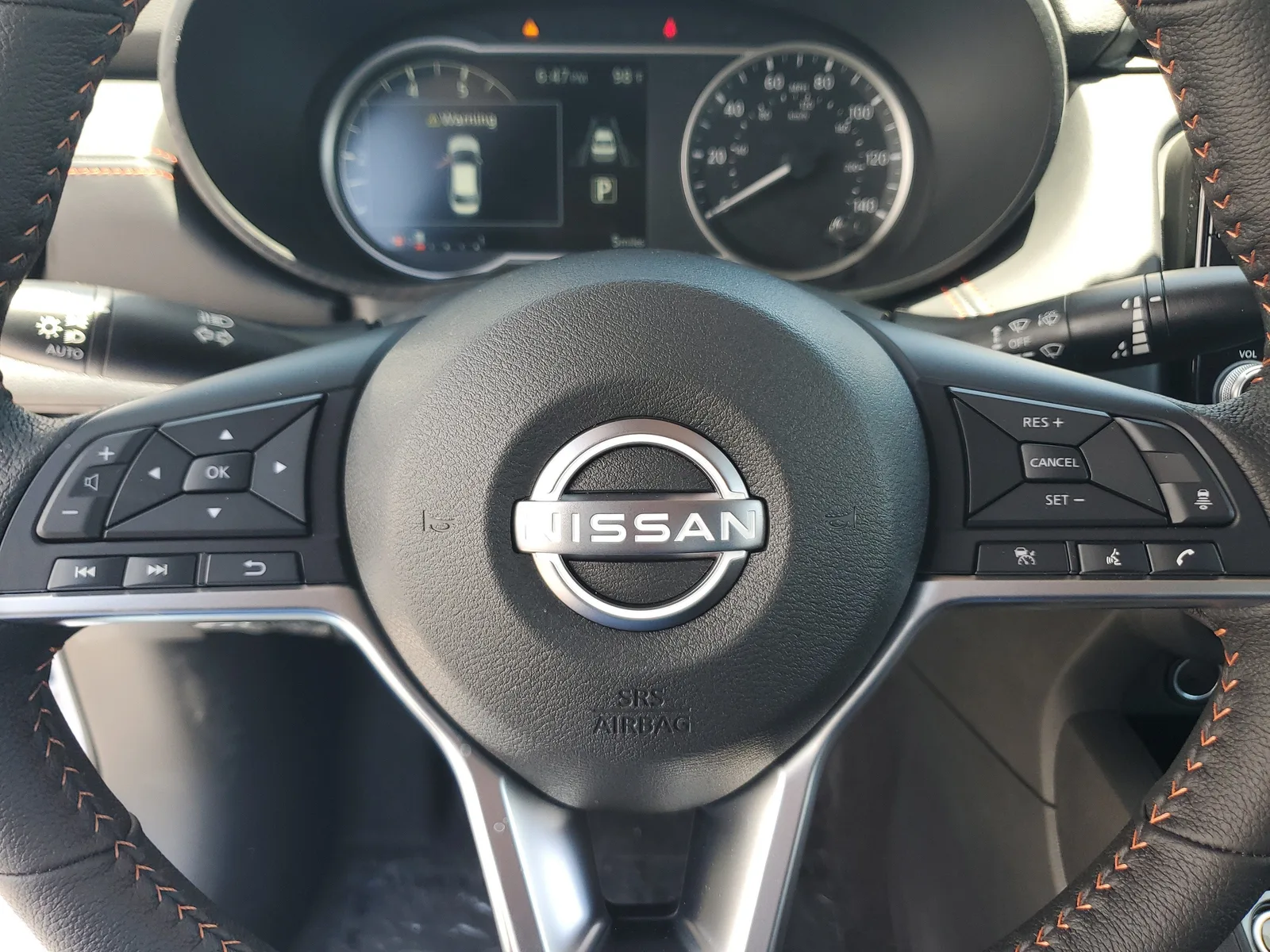 2025 Nissan Versa SR photo 17