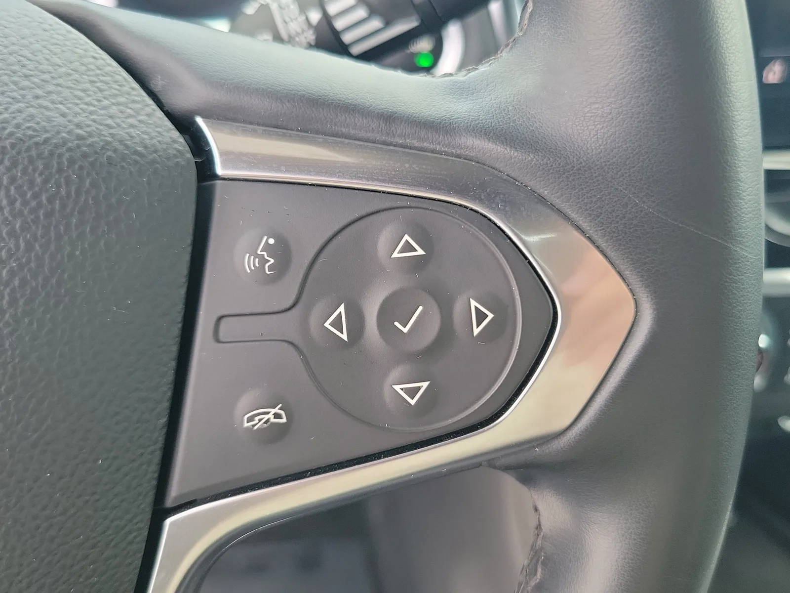 2023 Chevrolet Traverse LT Cloth photo 24